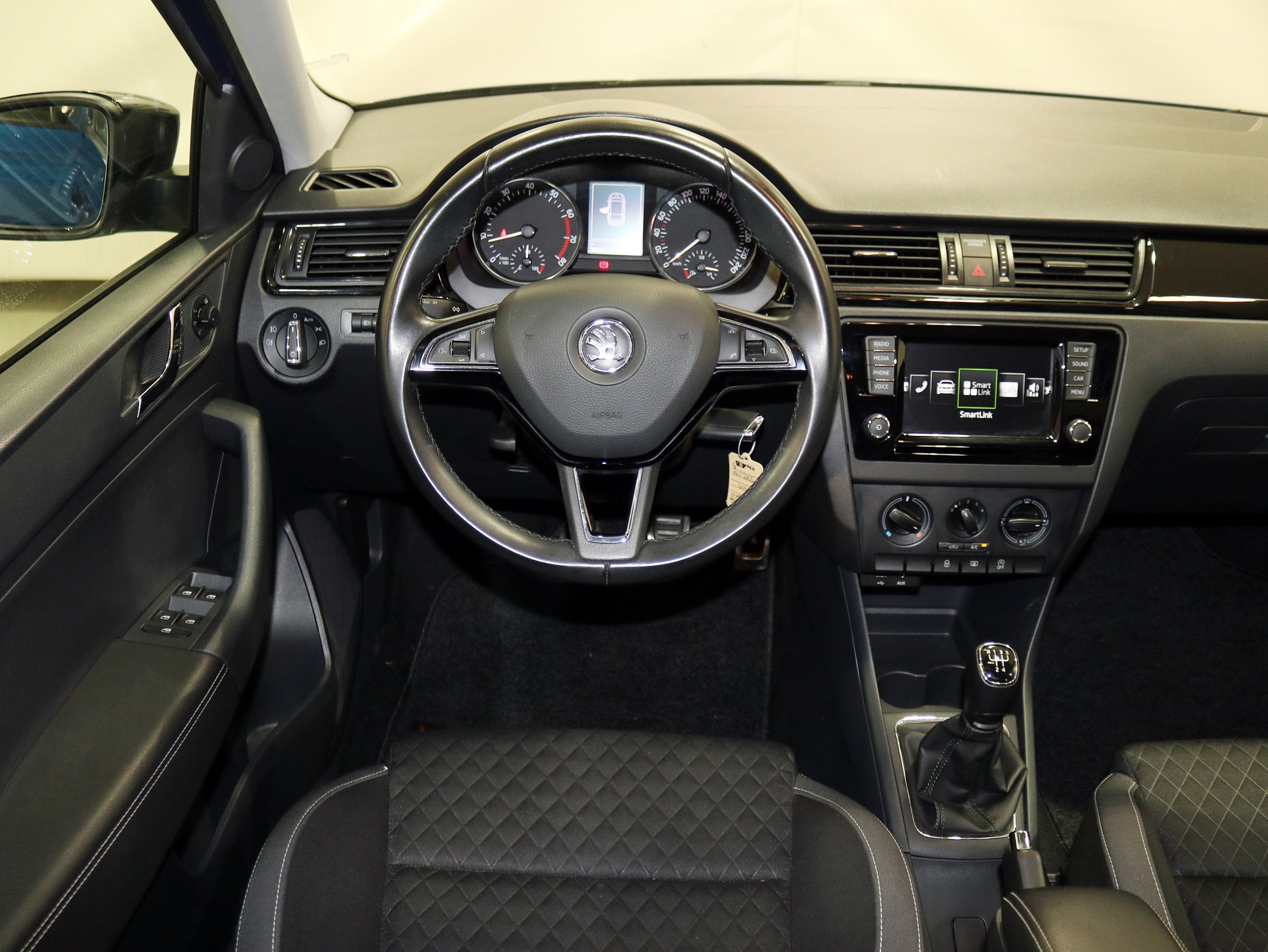 Foto Skoda Spaceback 27