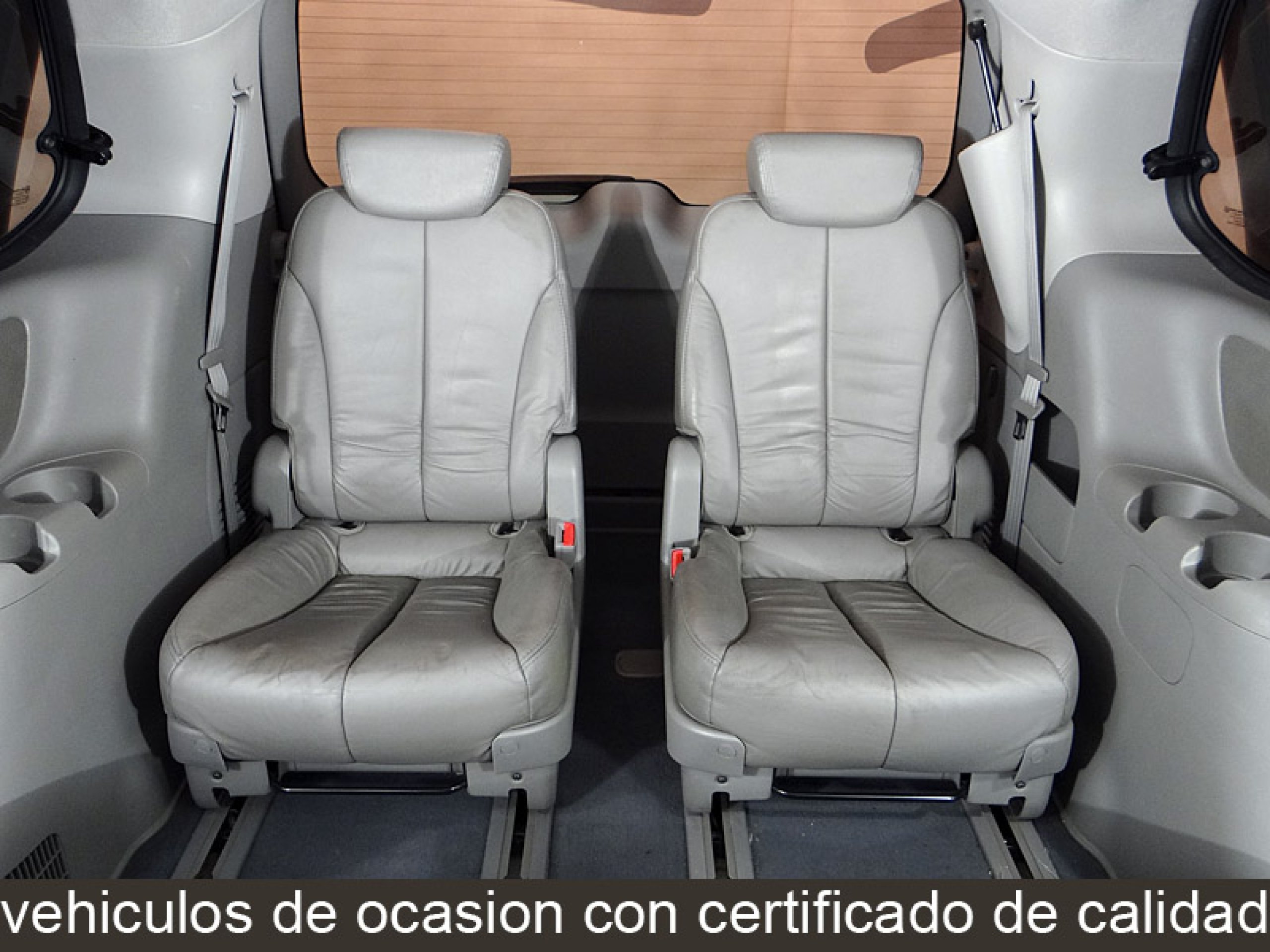 Foto Kia Carnival 24