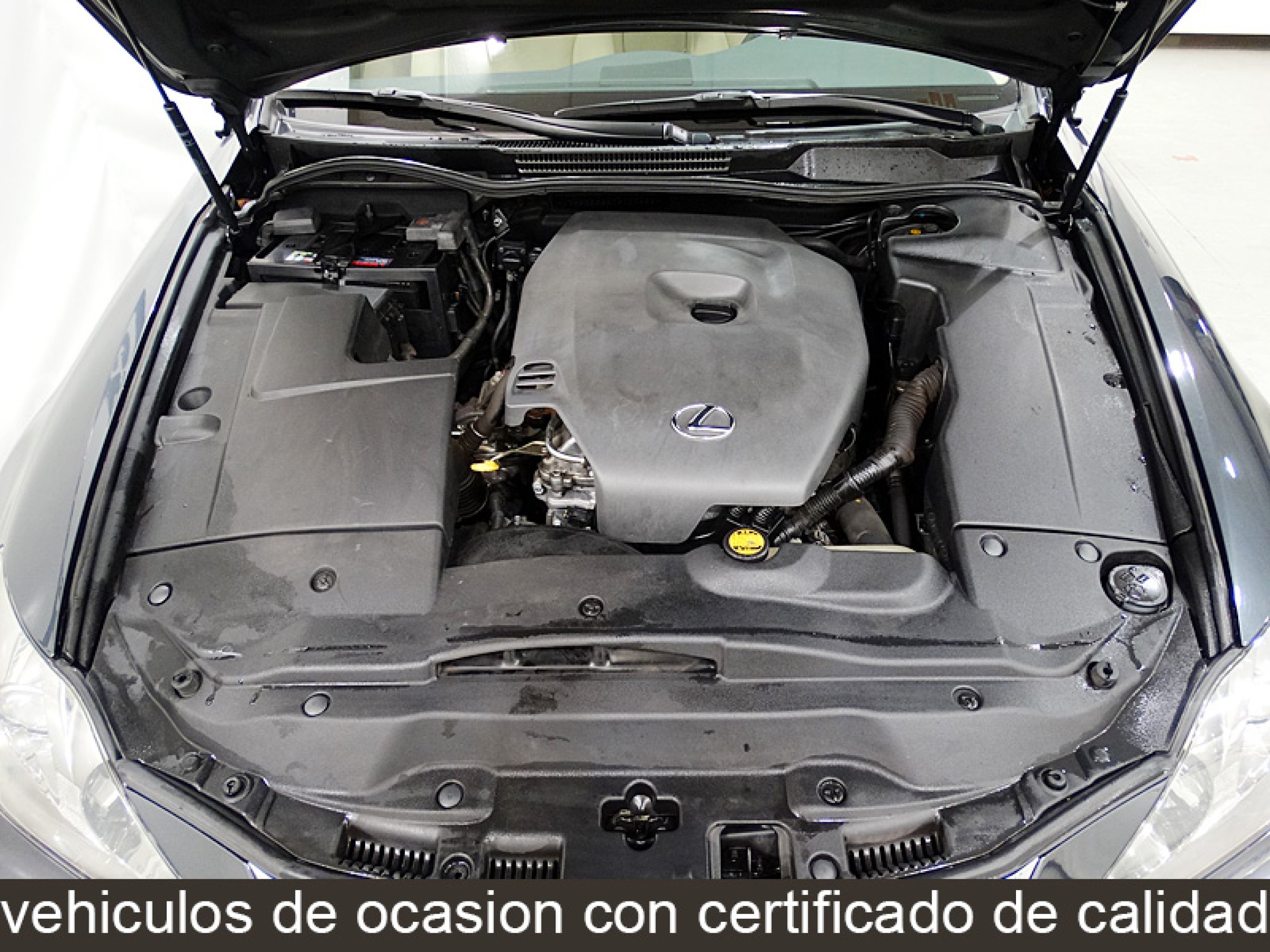 Foto Lexus IS 220d 15
