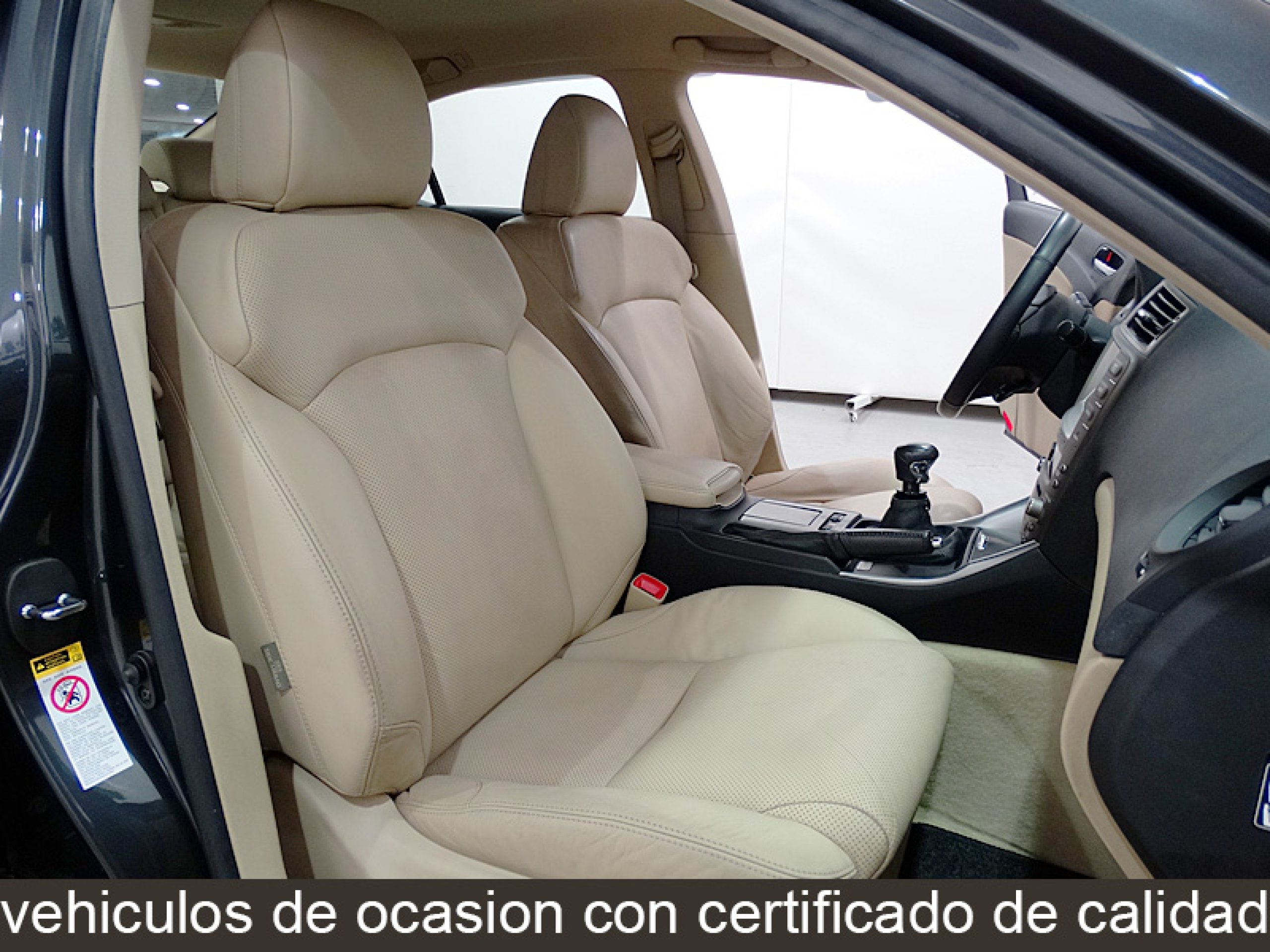 Foto Lexus IS 220d 19