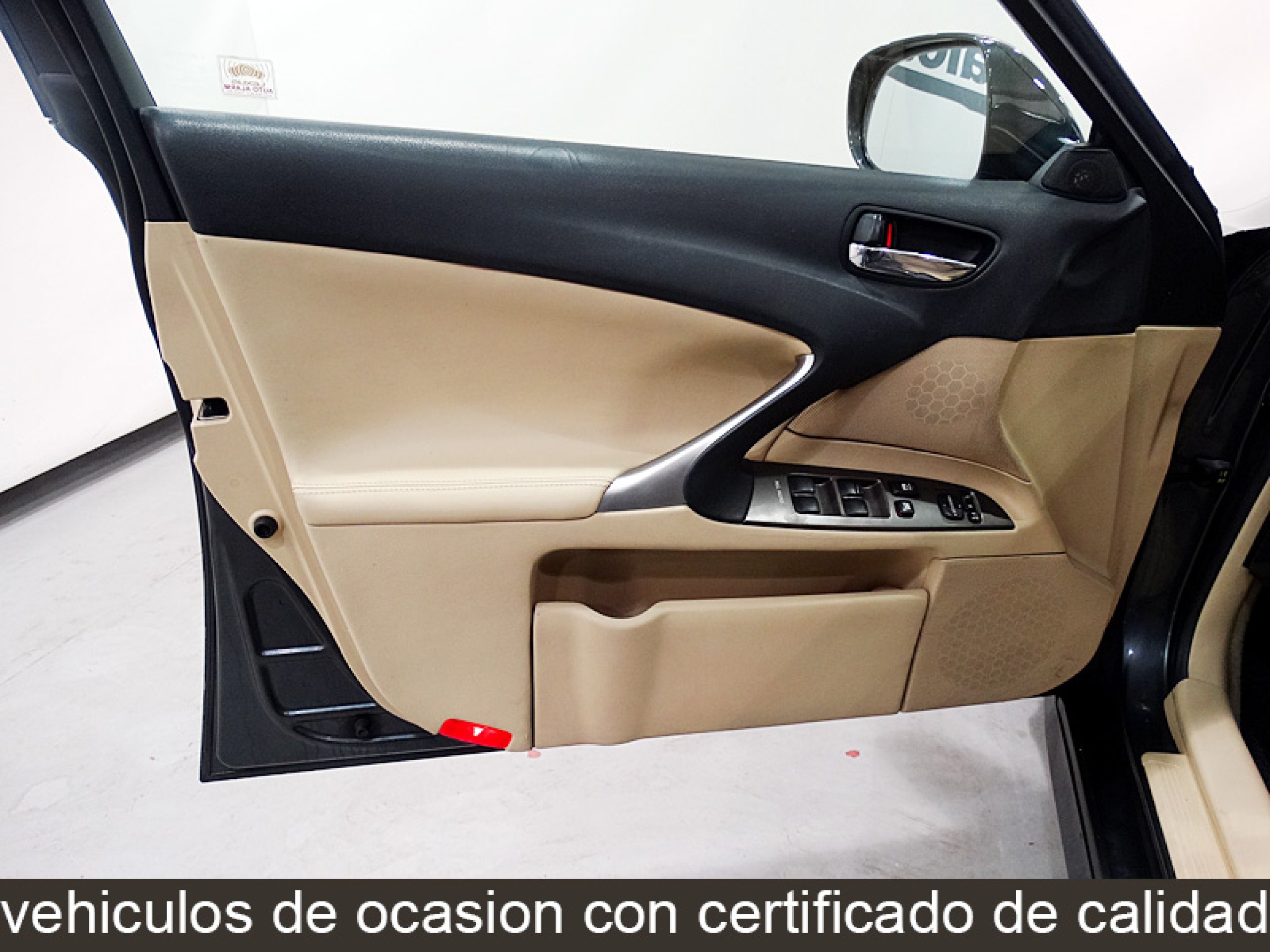 Foto Lexus IS 220d 23