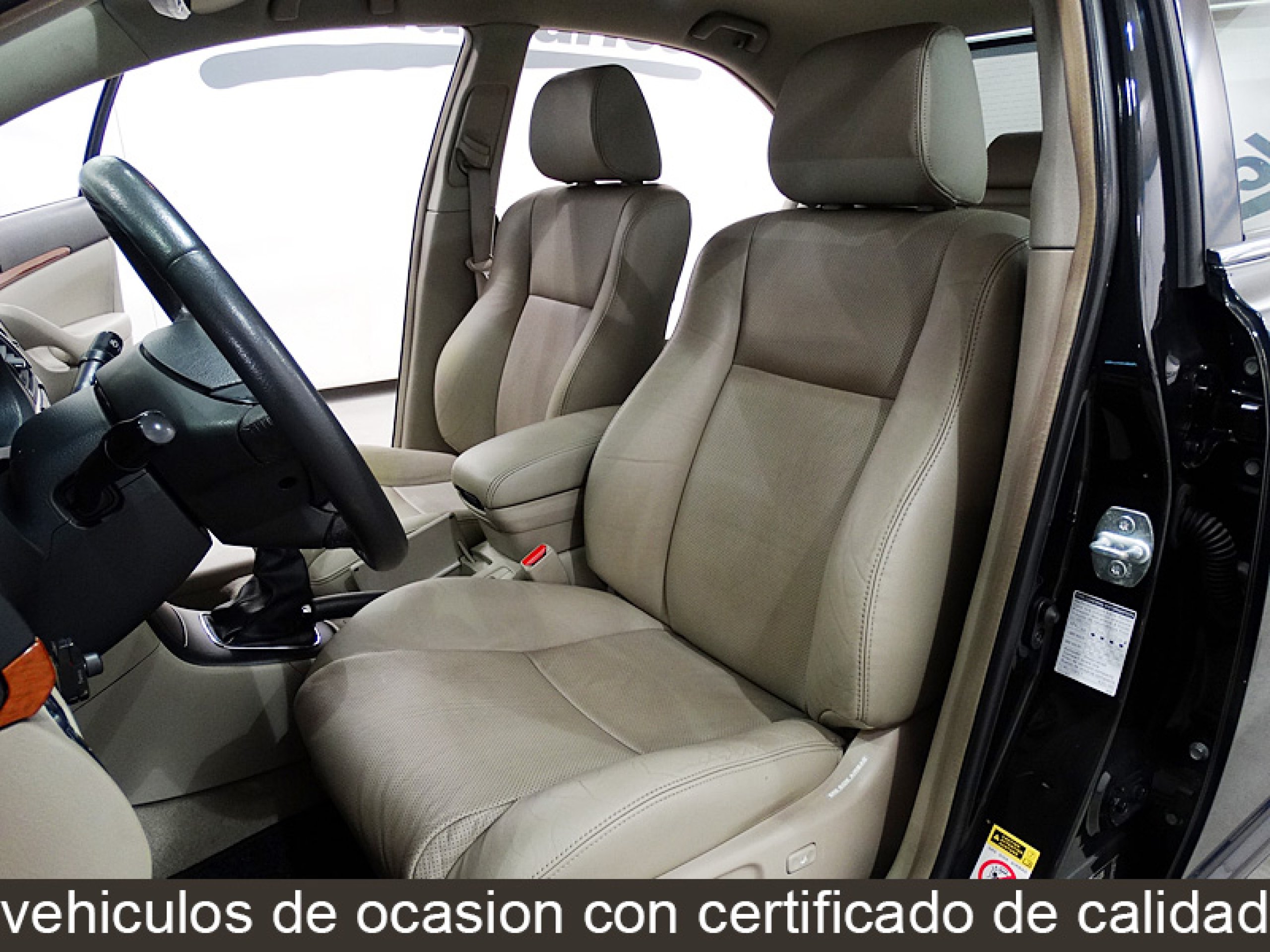 Foto Toyota Avensis 19