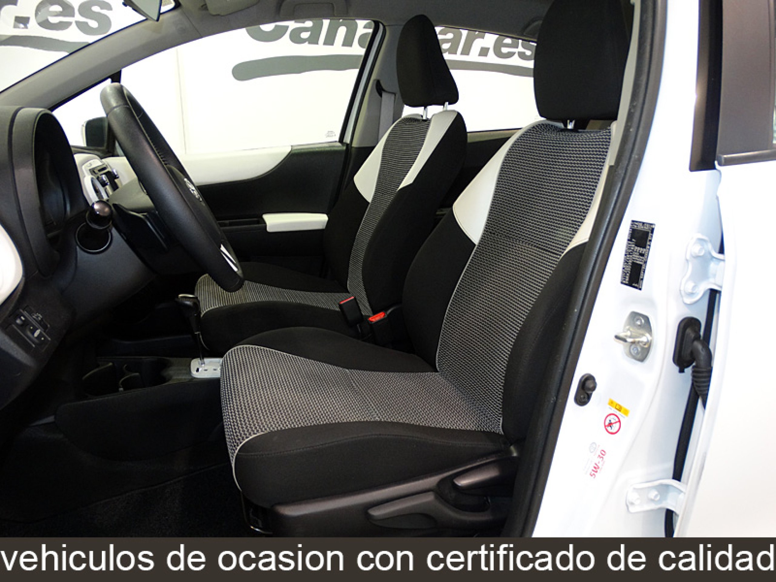 Foto Toyota Yaris 14