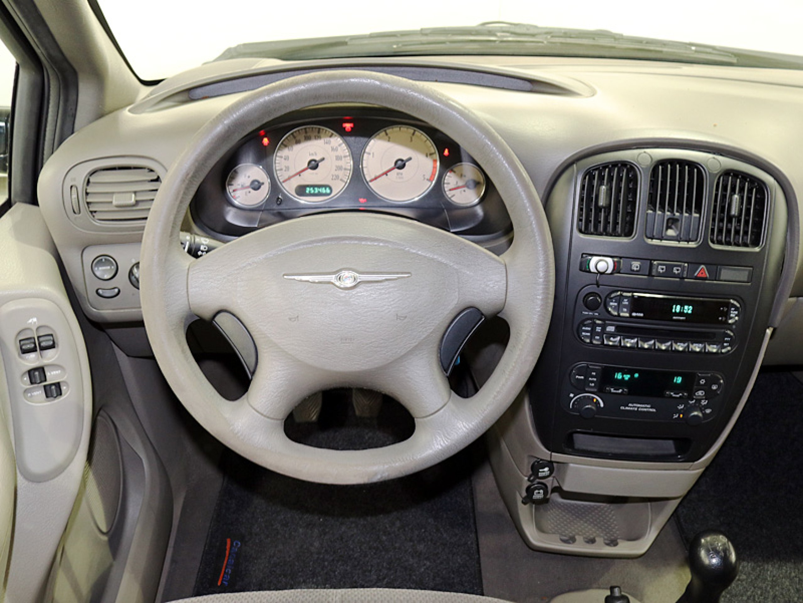 Foto Chrysler Grand Voyager 15
