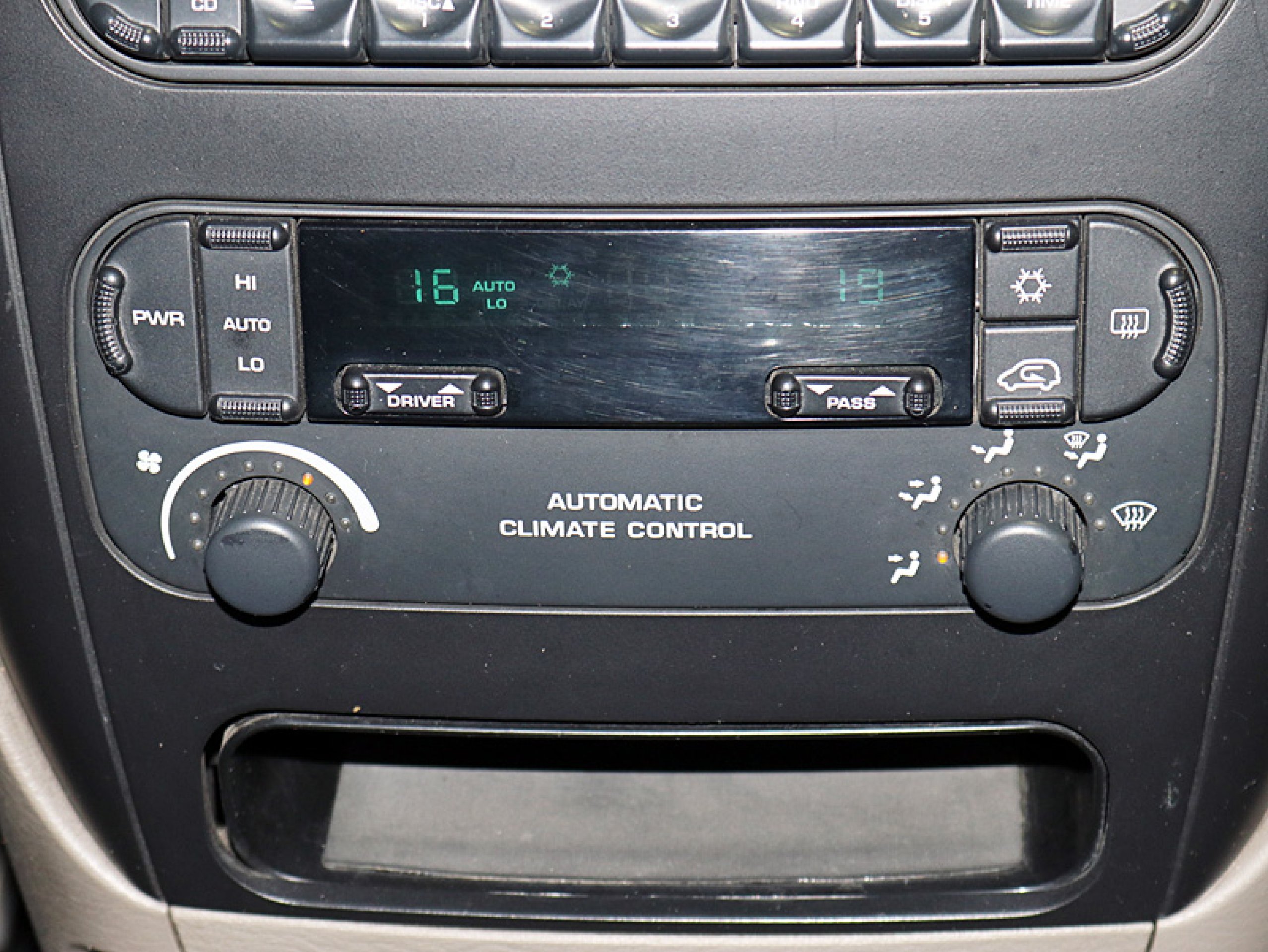Foto Chrysler Grand Voyager 18