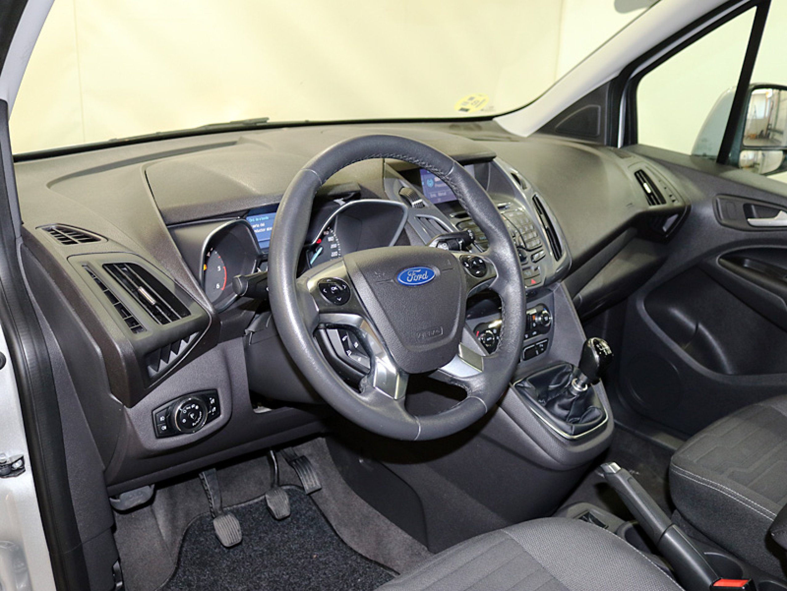 Foto Ford Tourneo 22
