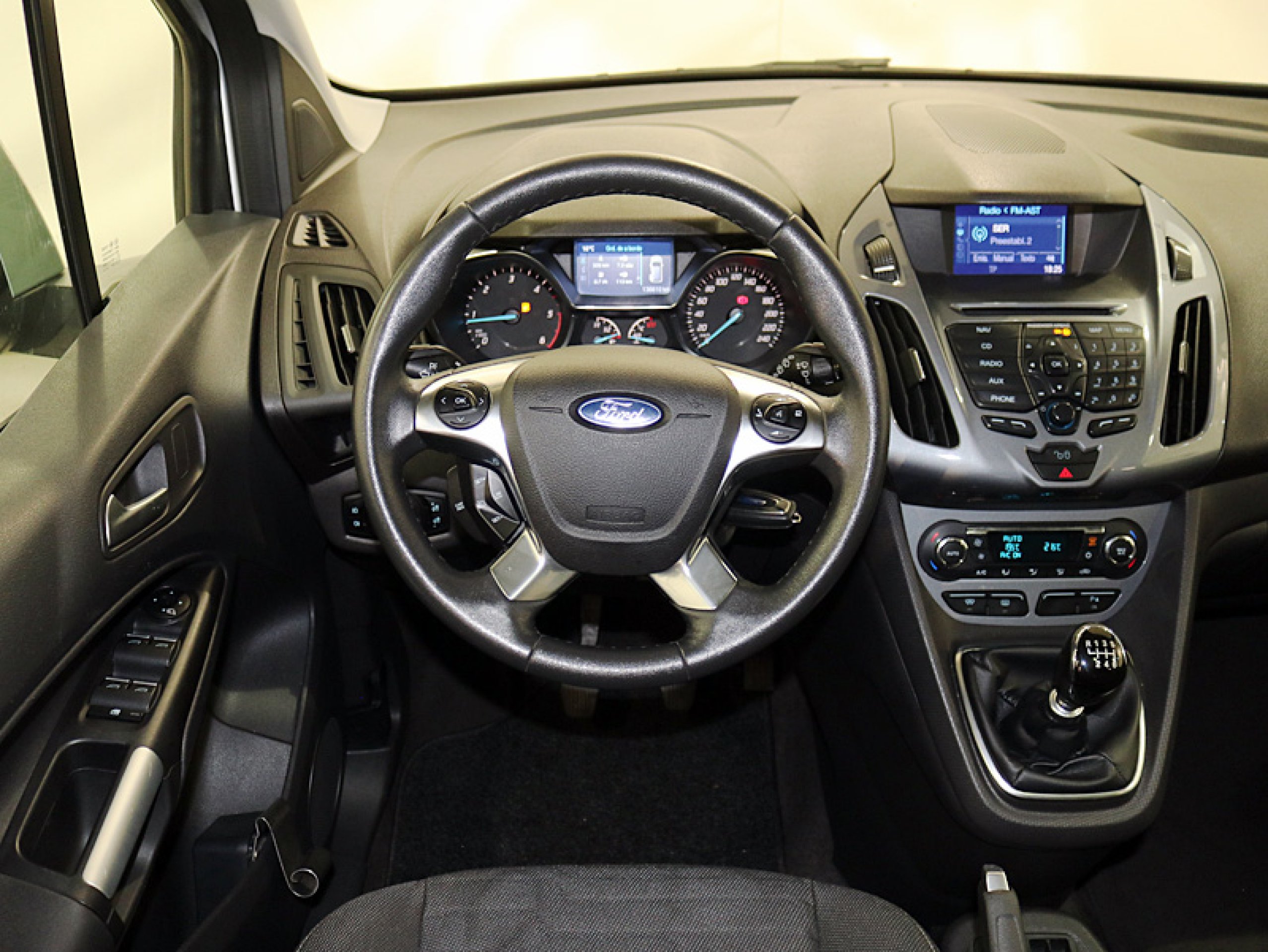 Foto Ford Tourneo 24