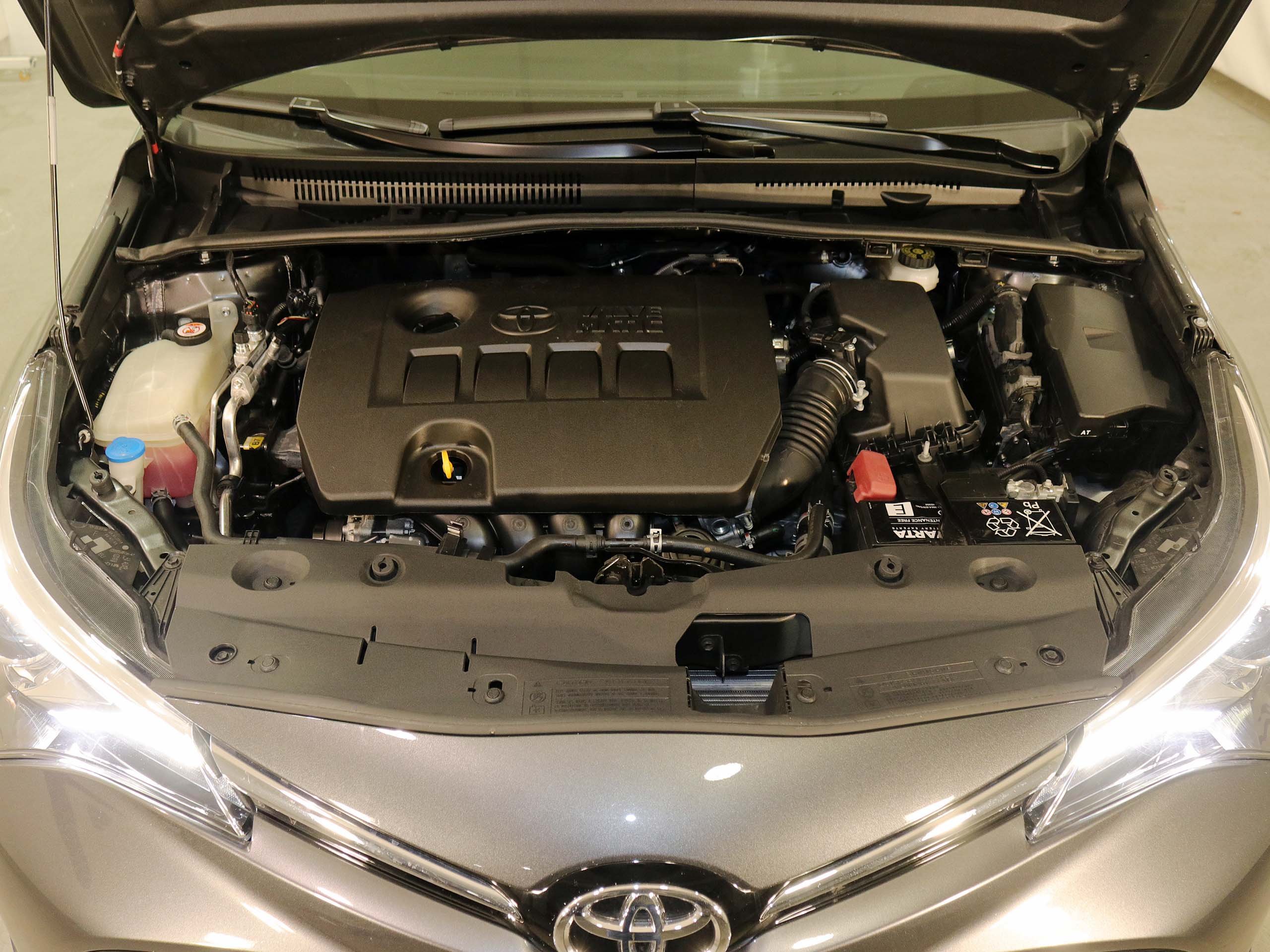 Foto Toyota Avensis 9