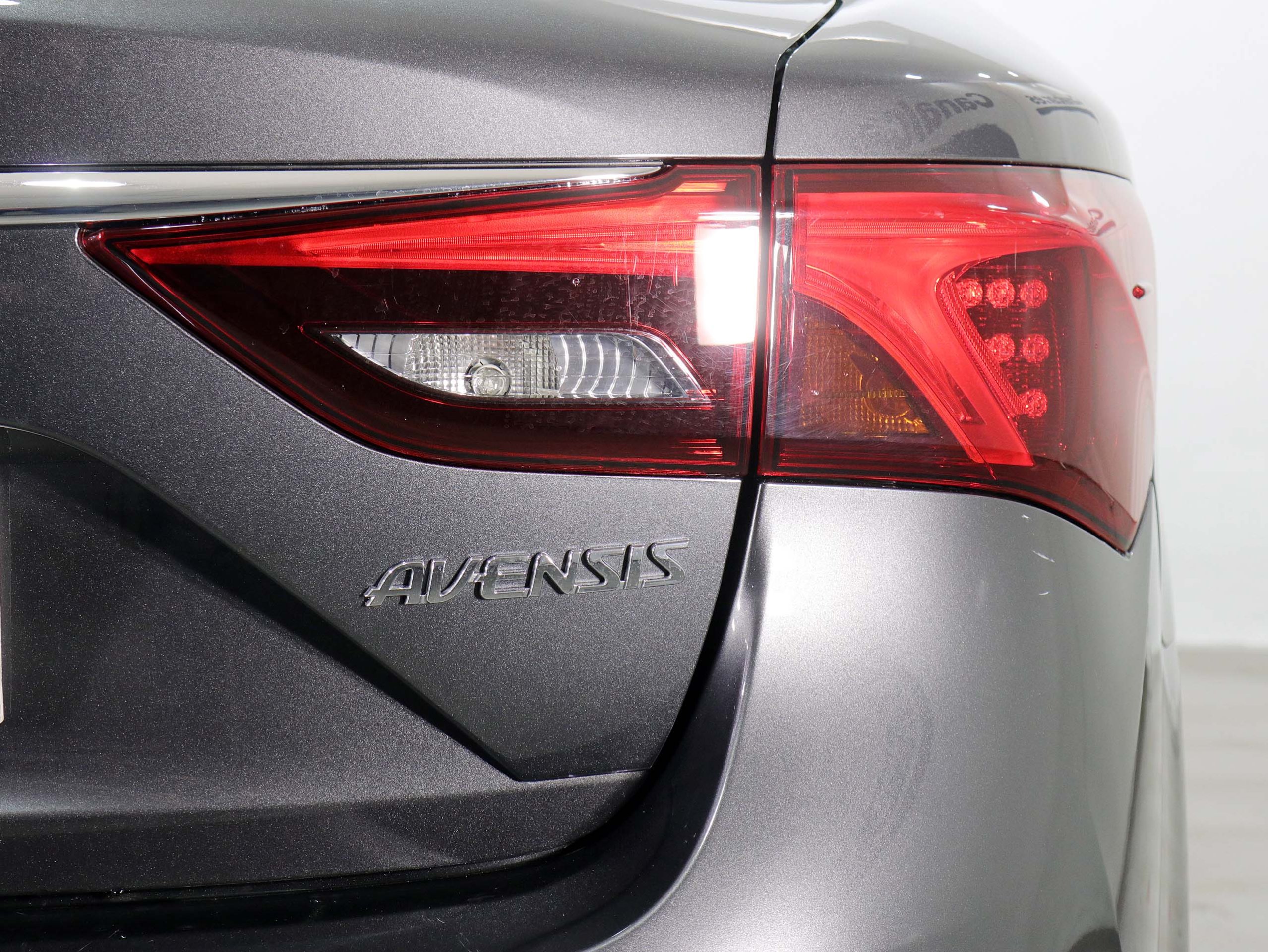 Foto Toyota Avensis 12