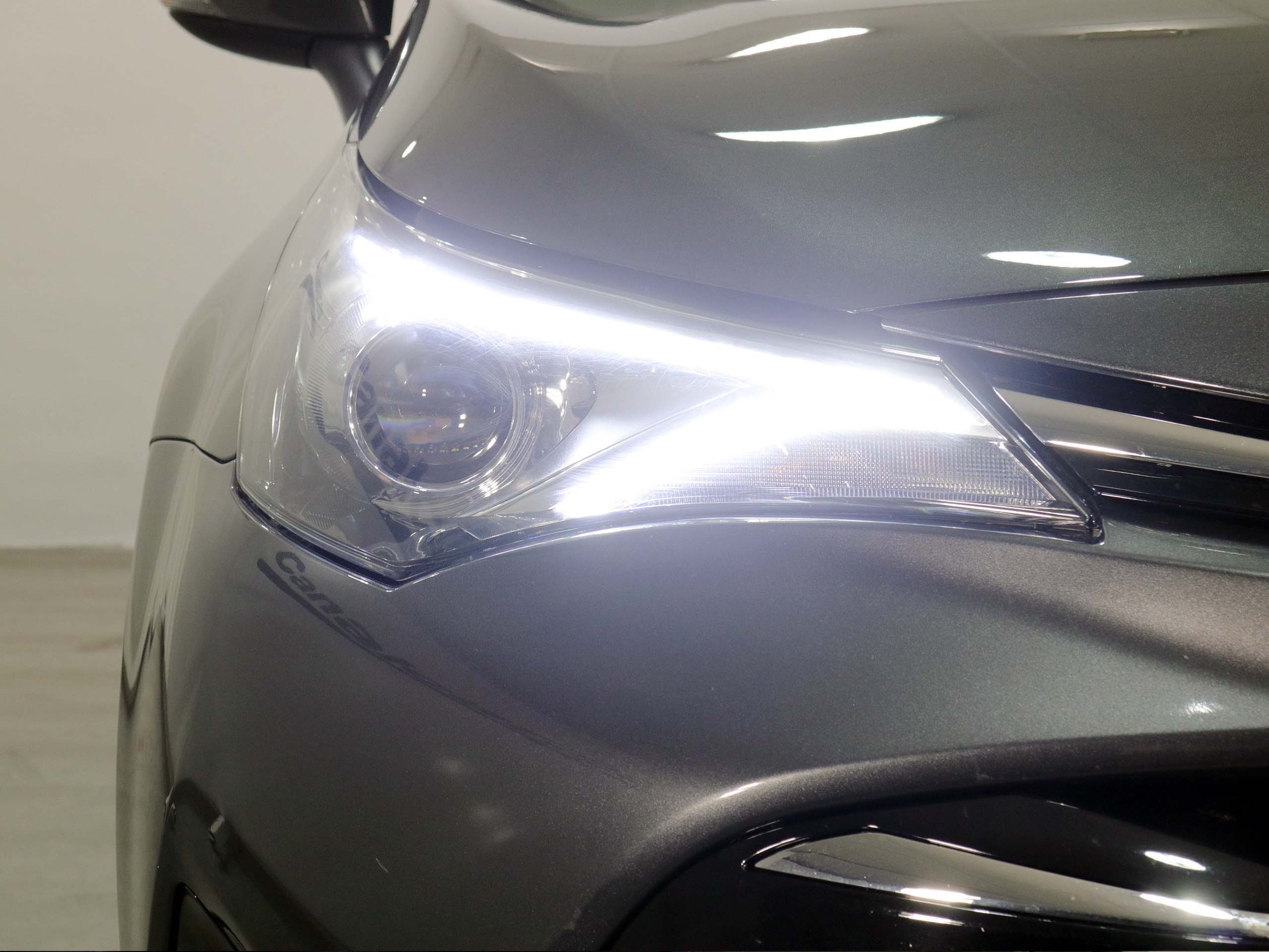Foto Toyota Avensis 13