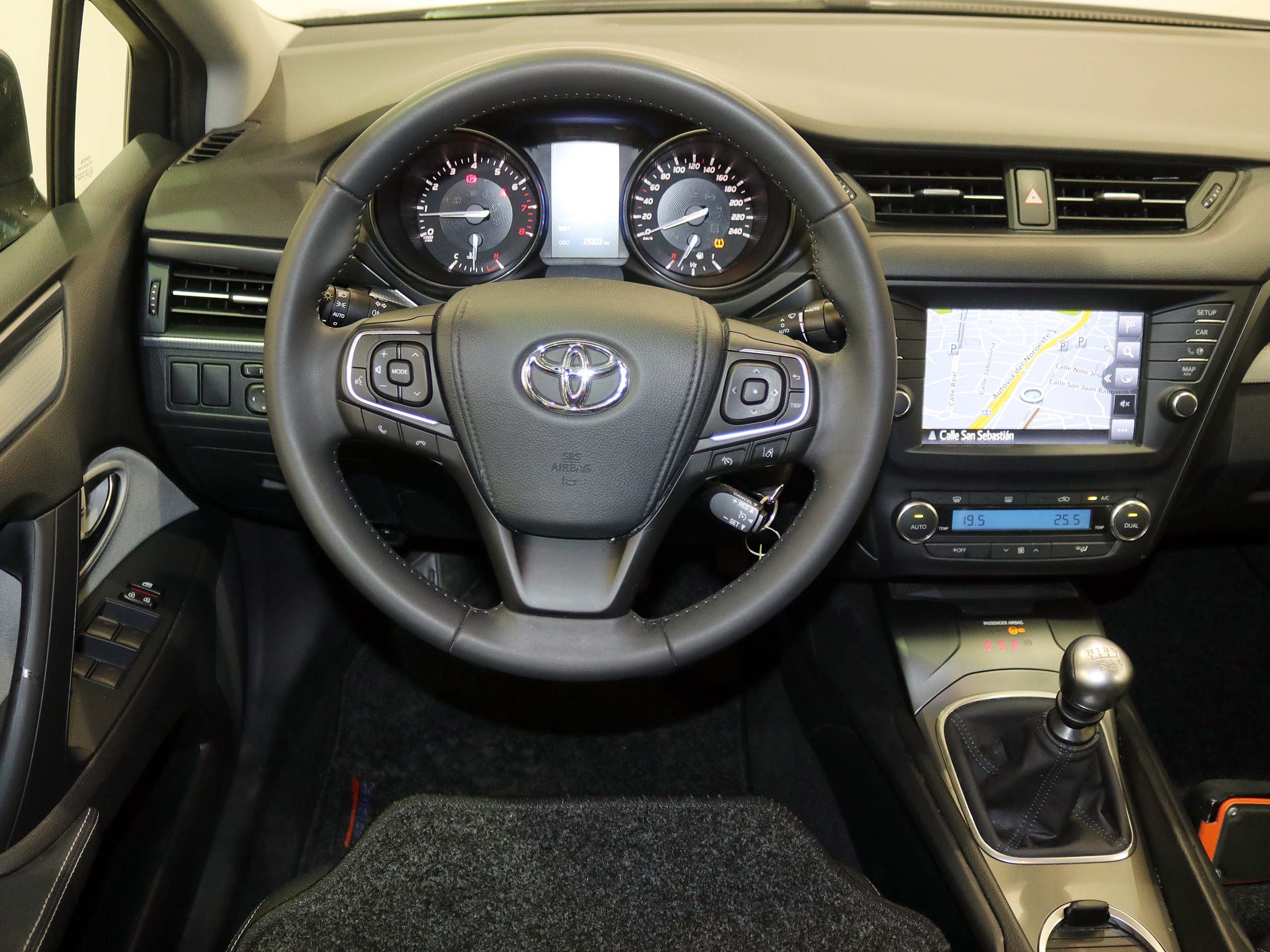 Foto Toyota Avensis 25