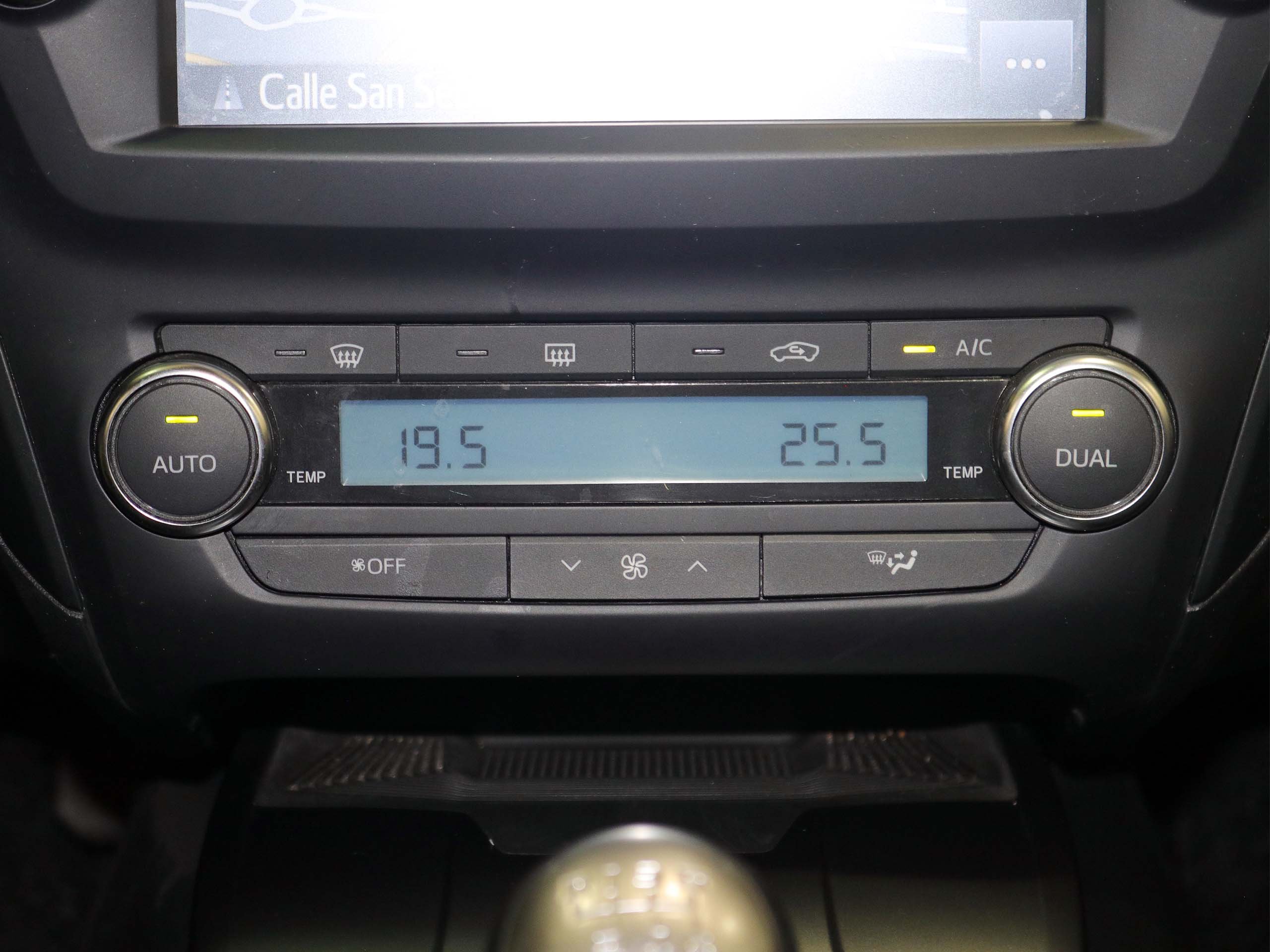 Foto Toyota Avensis 28