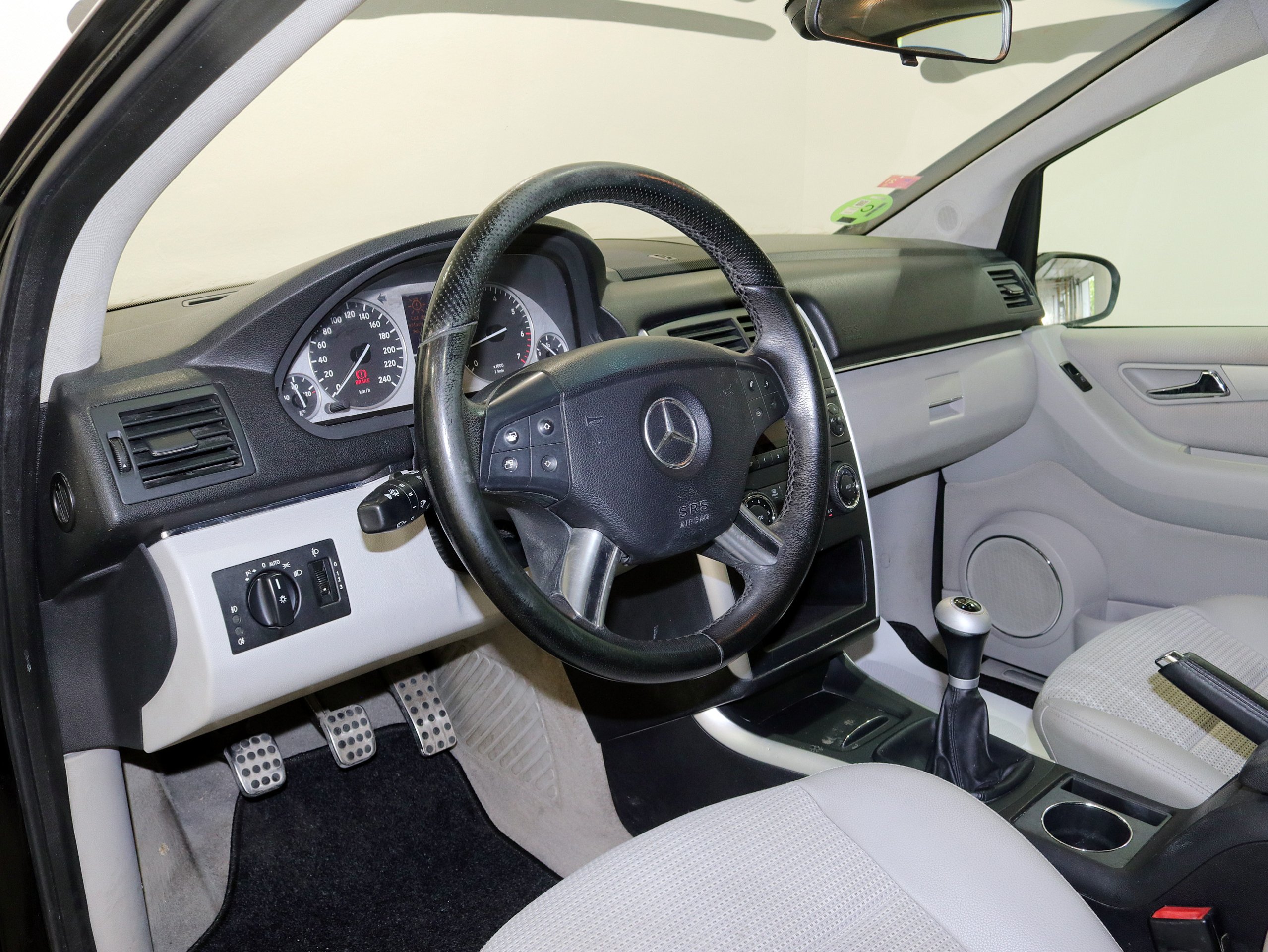 Foto Mercedes-Benz B 150 19