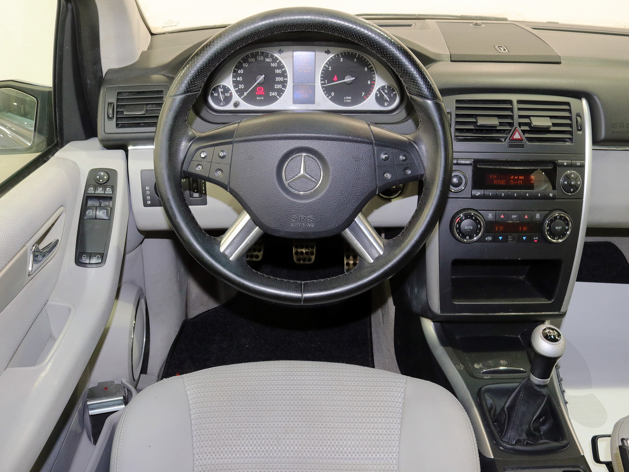 Foto Mercedes-Benz B 150 21