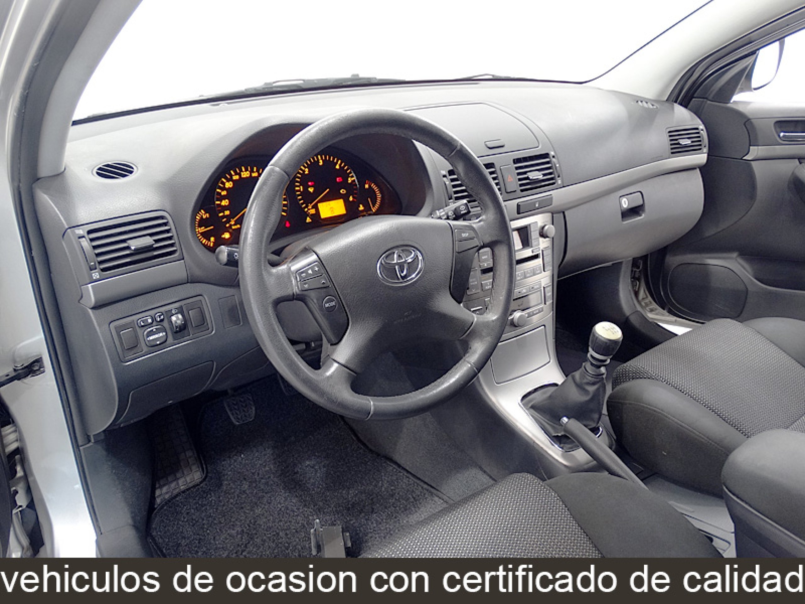 Foto Toyota Avensis 16