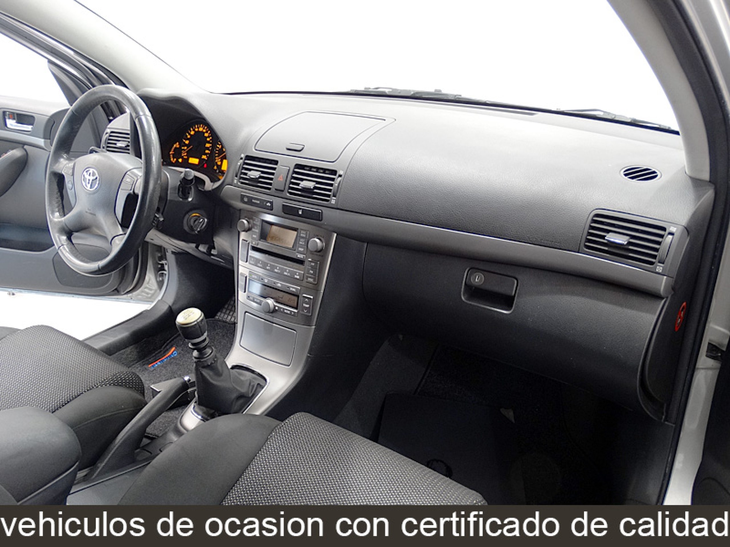Foto Toyota Avensis 17
