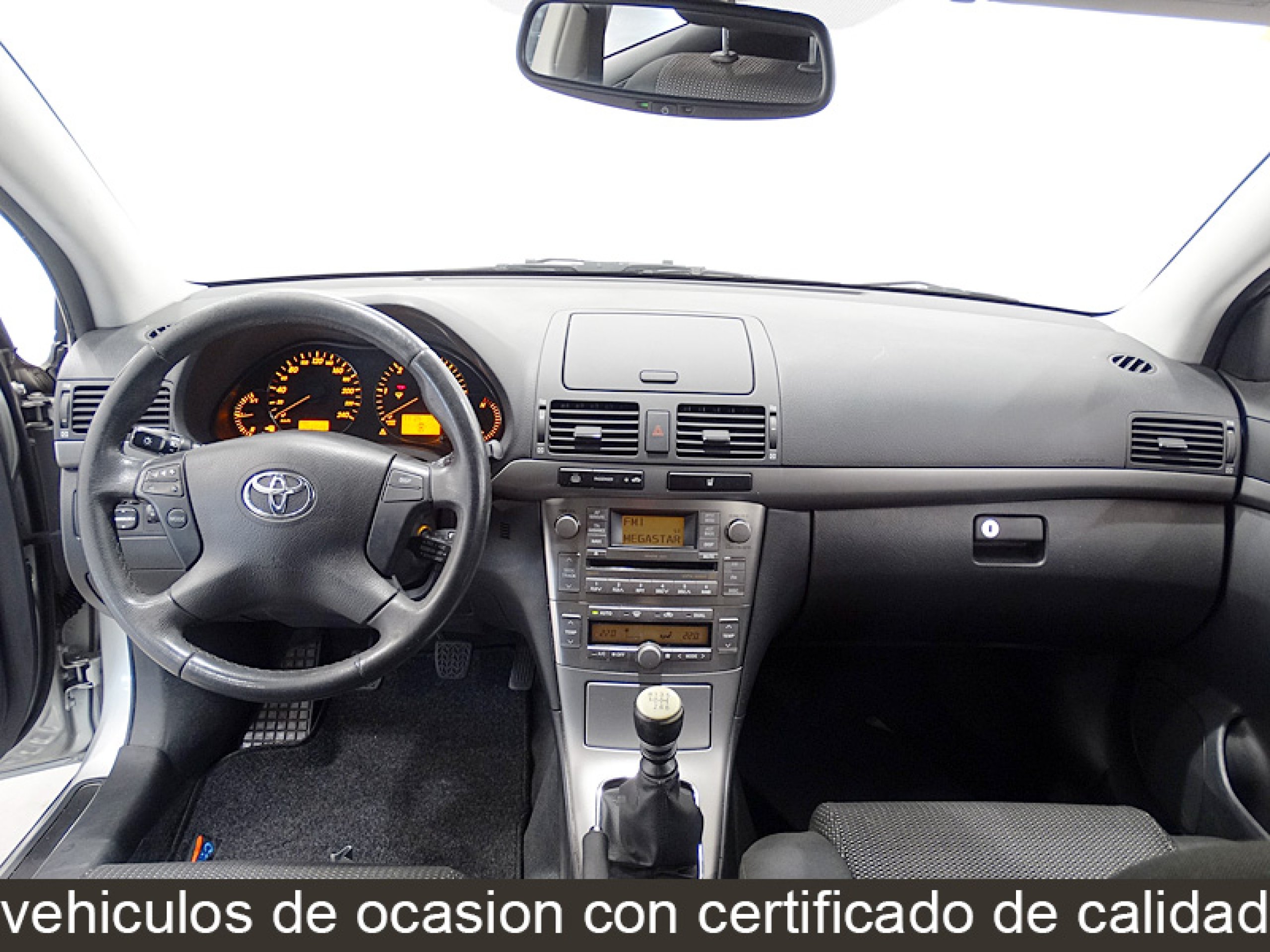 Foto Toyota Avensis 18