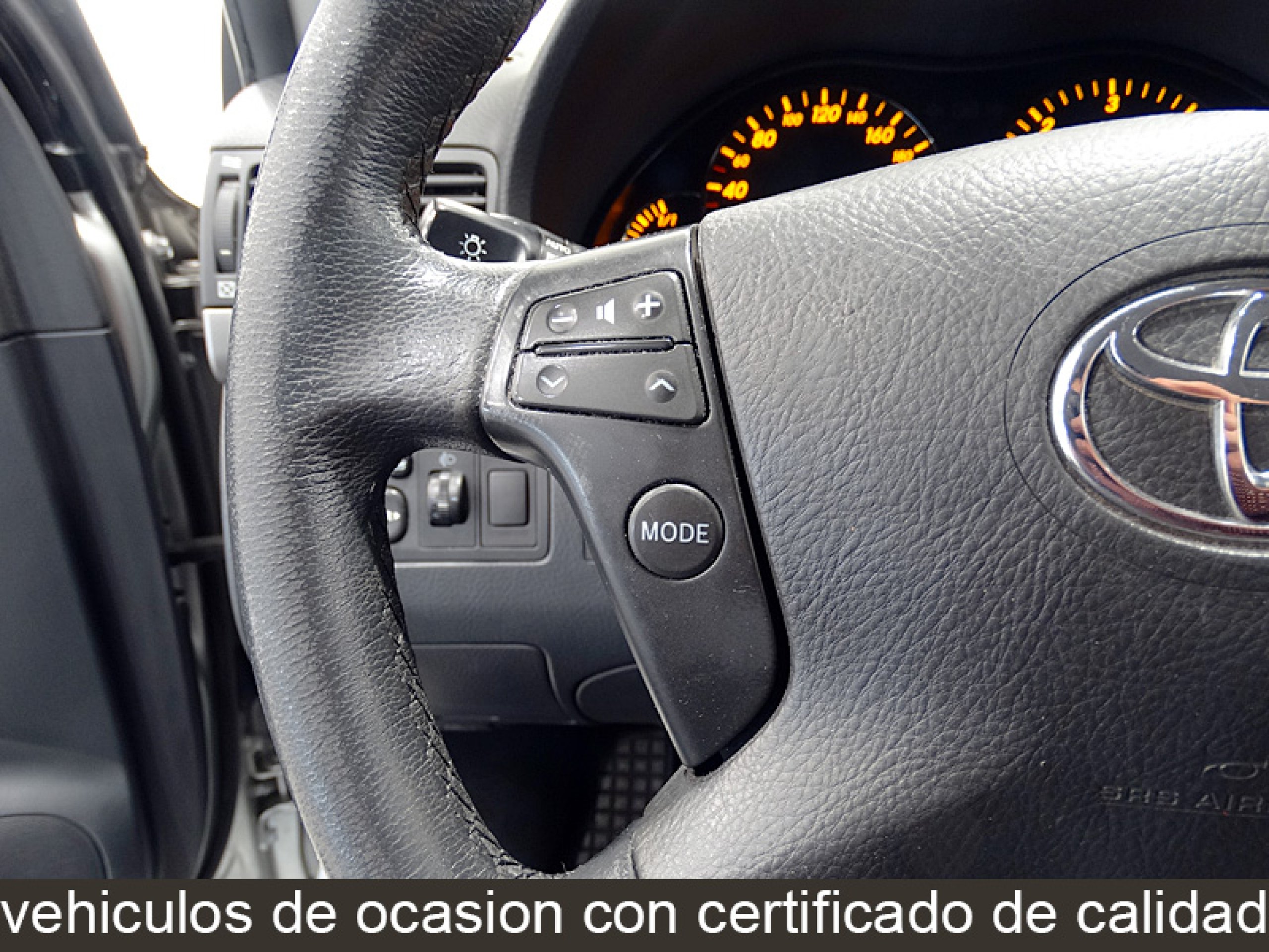 Foto Toyota Avensis 25