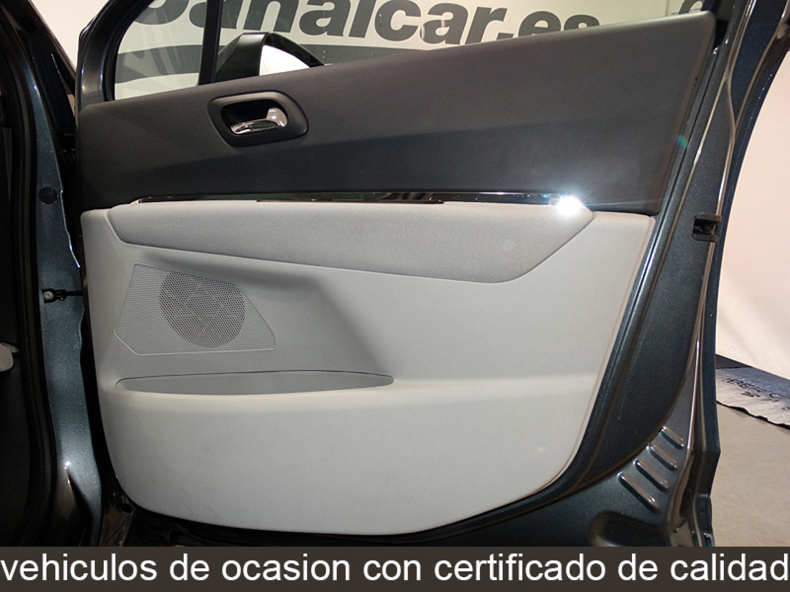 Foto Peugeot 5008 37