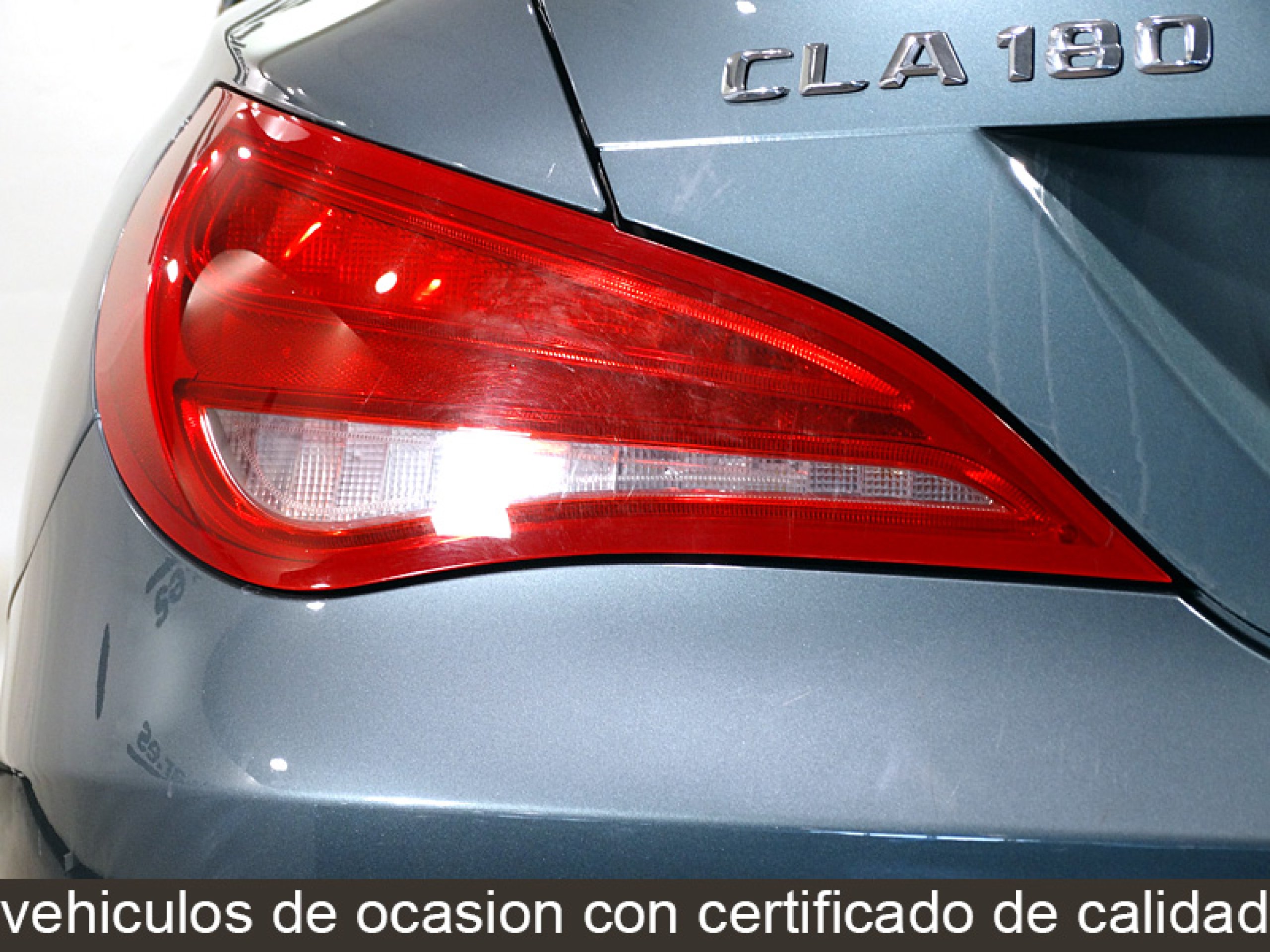 Foto Mercedes-Benz CLA 180 11