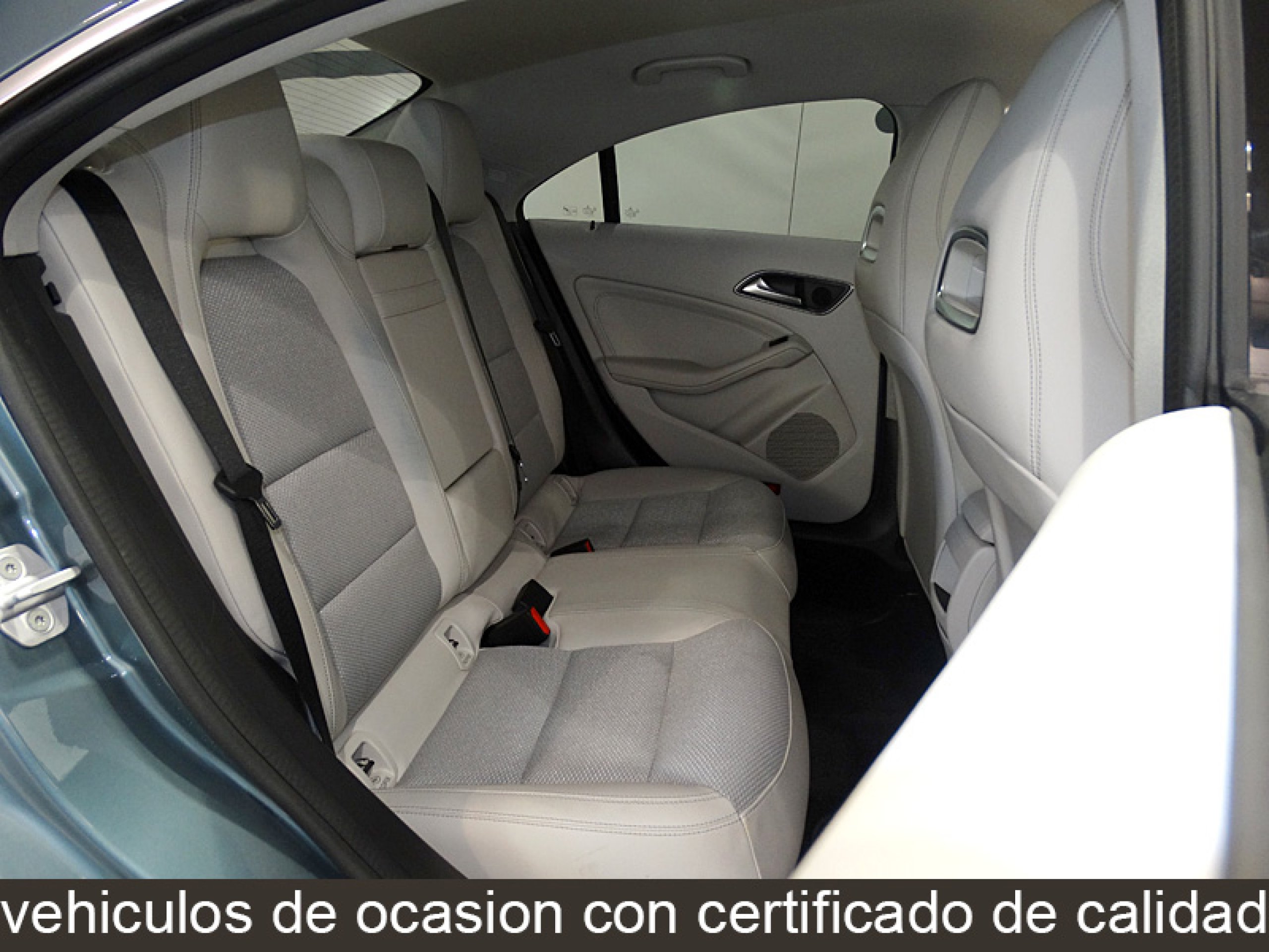 Foto Mercedes-Benz CLA 180 17