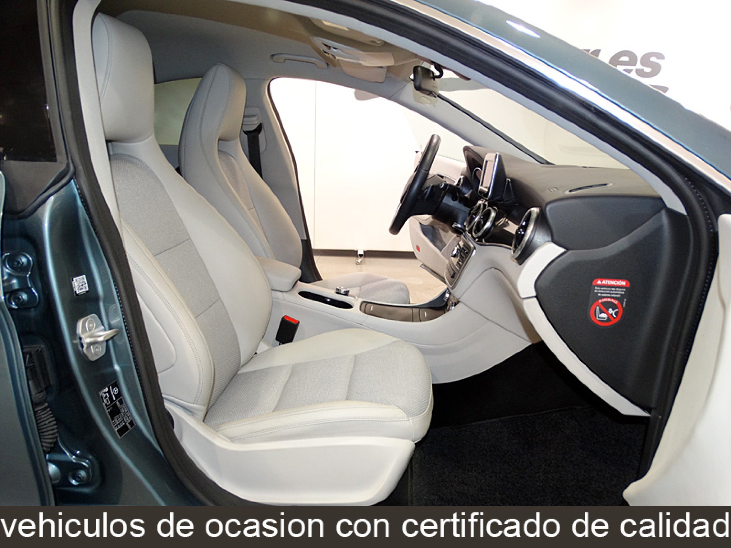 Foto Mercedes-Benz CLA 180 18