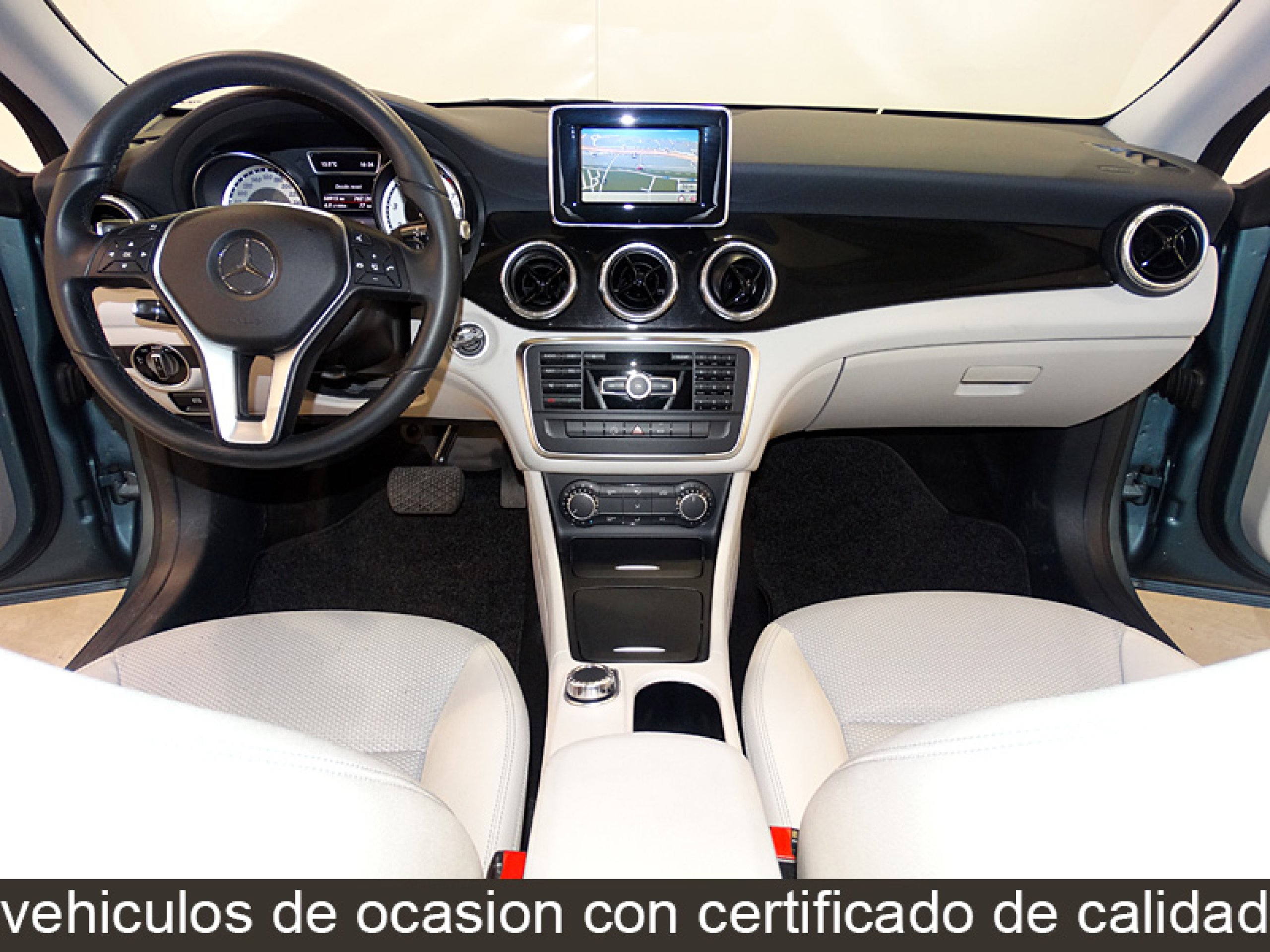 Foto Mercedes-Benz CLA 180 22