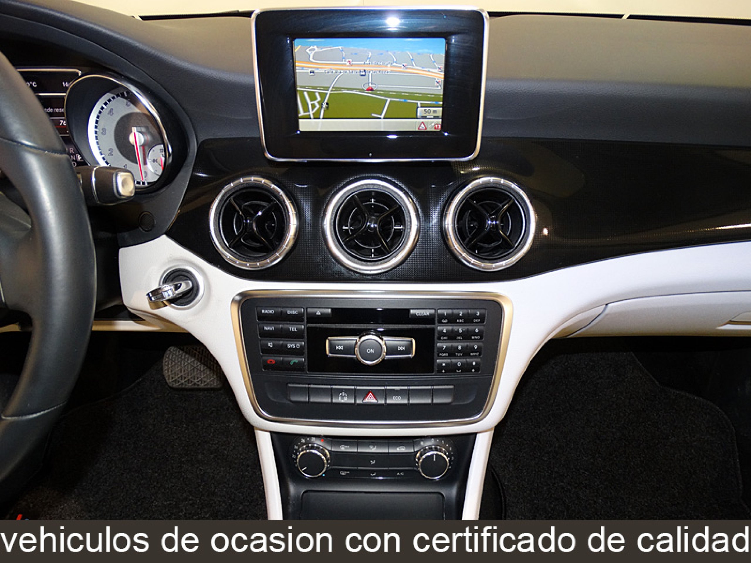 Foto Mercedes-Benz CLA 180 24