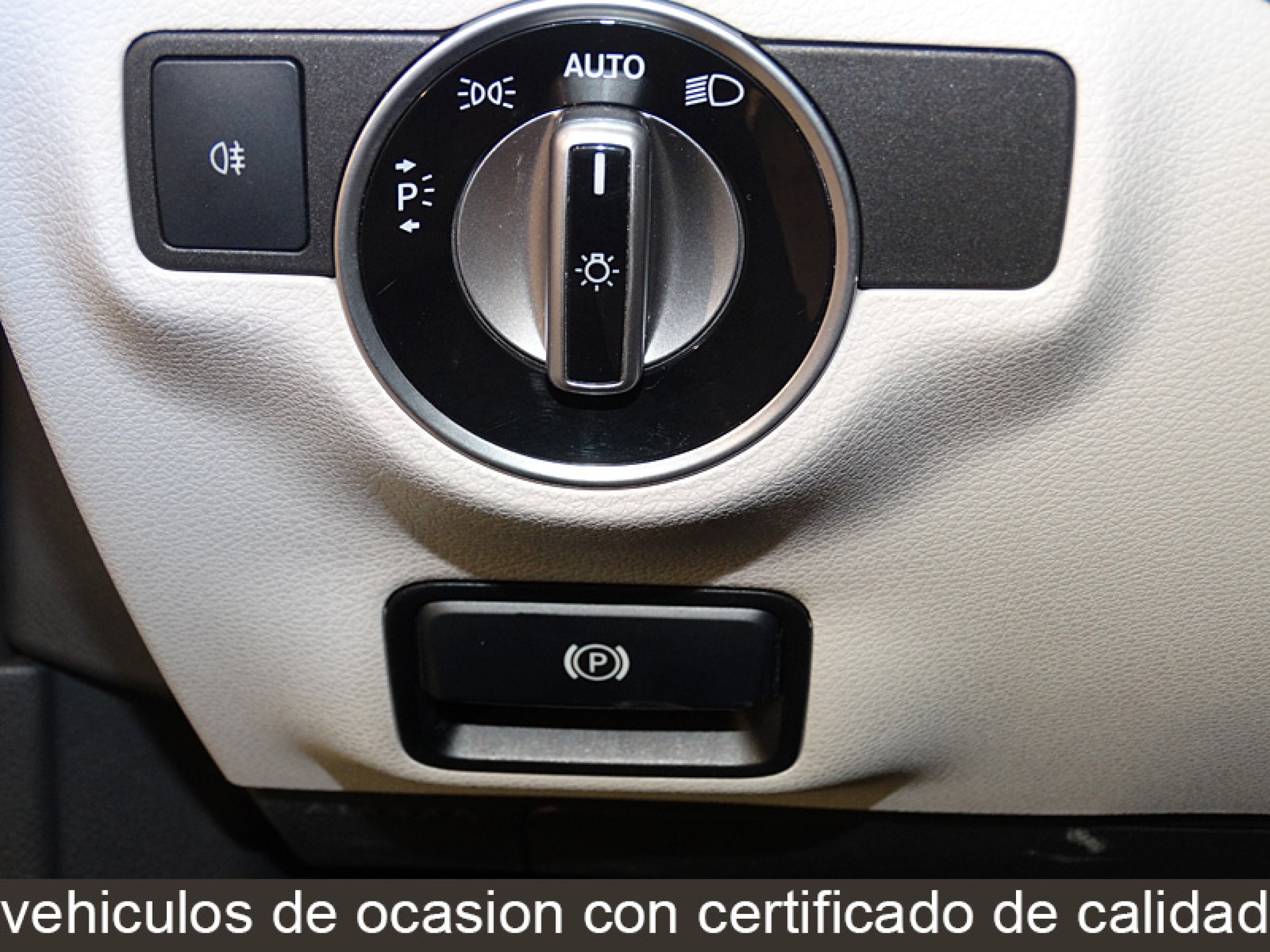 Foto Mercedes-Benz CLA 180 30