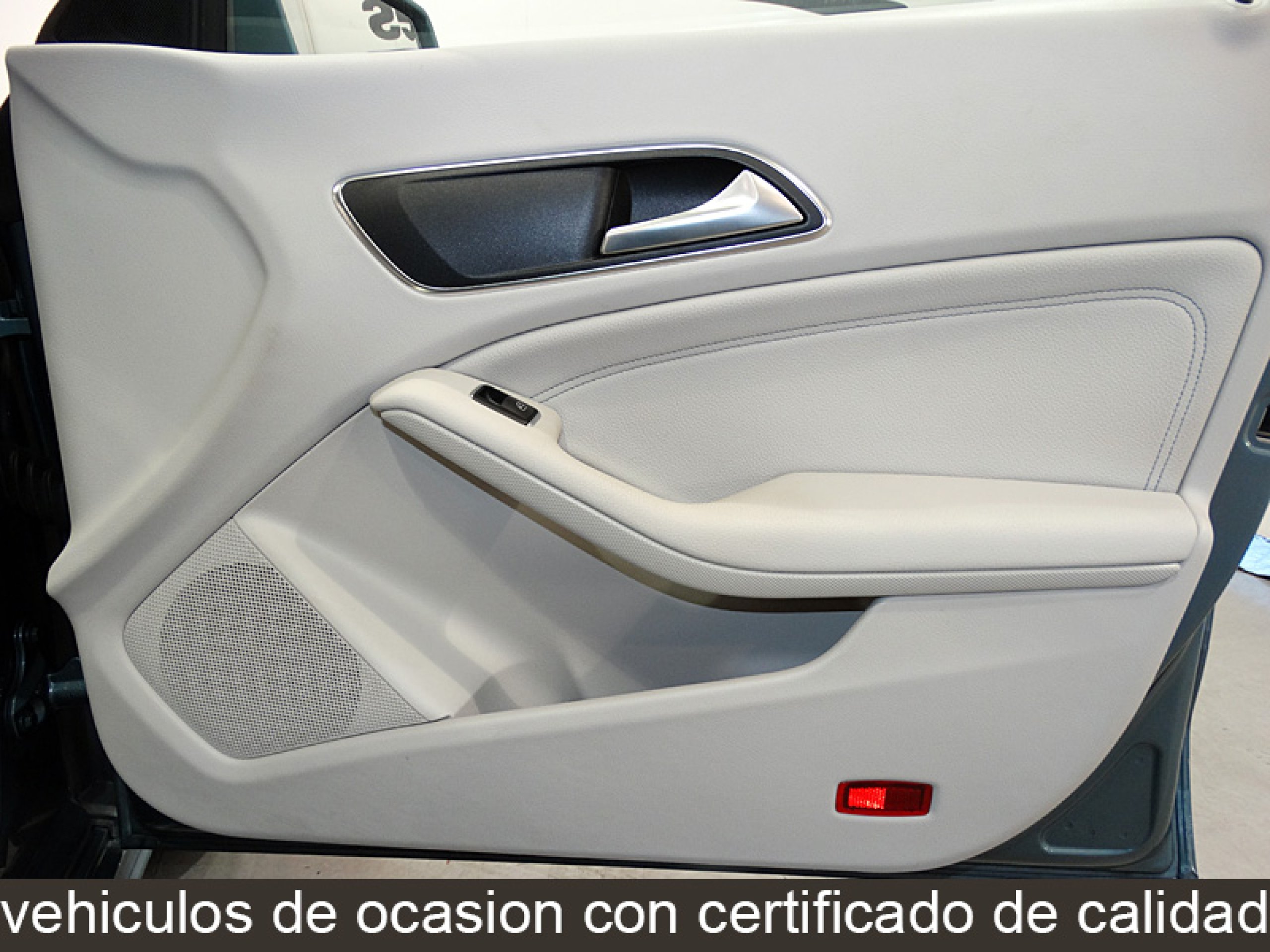 Foto Mercedes-Benz CLA 180 39