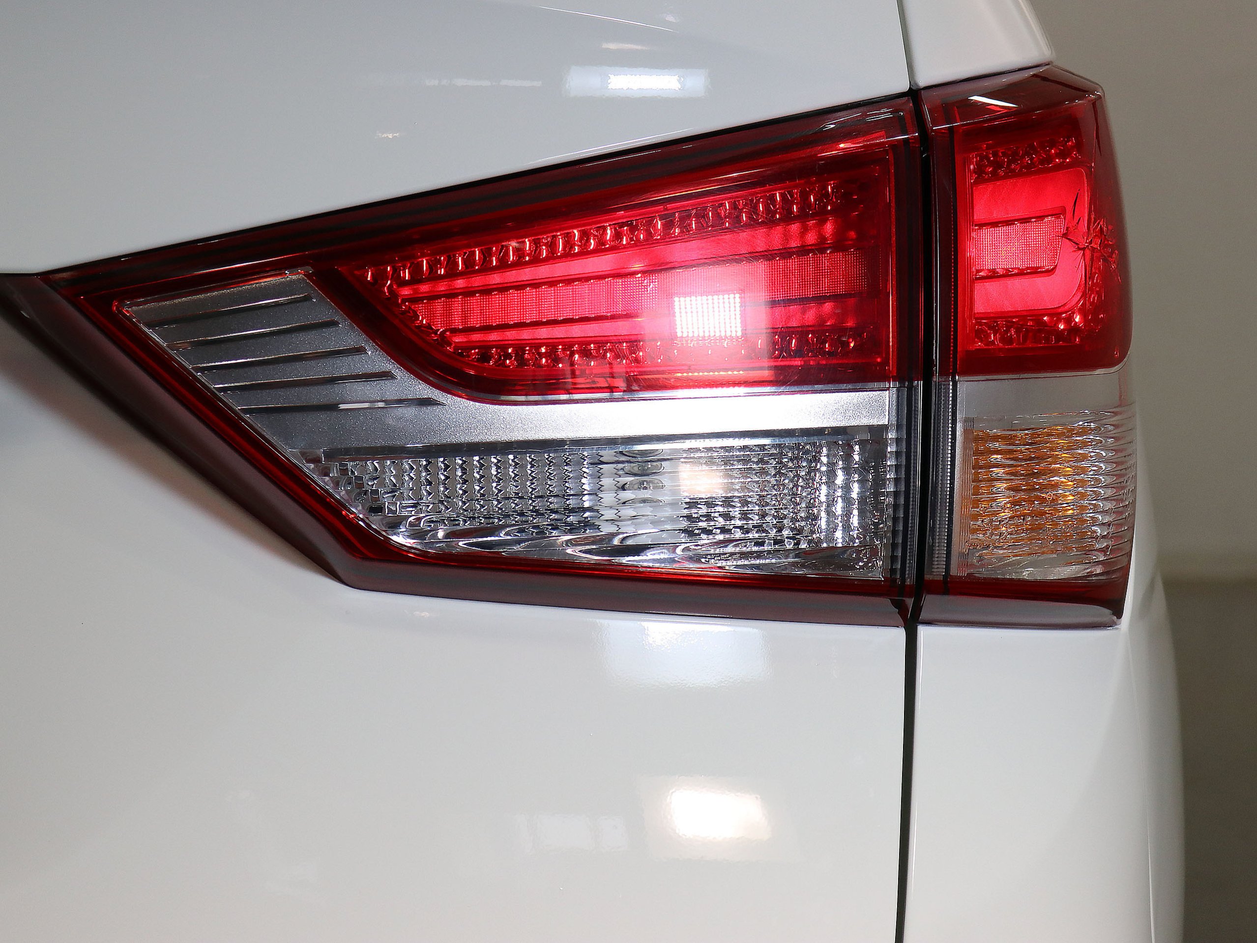 Foto Ssangyong Rodius 11