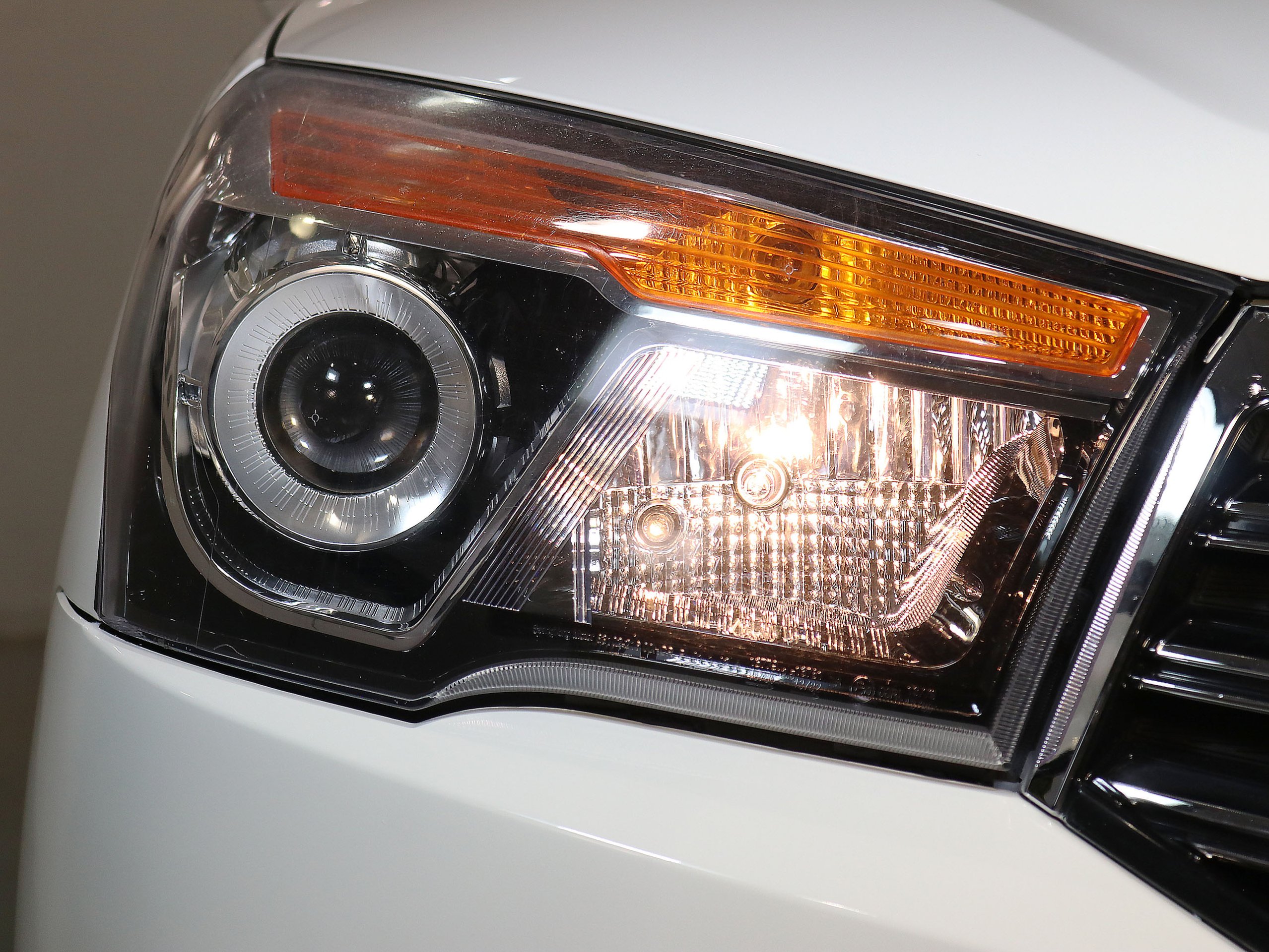 Foto Ssangyong Rodius 12