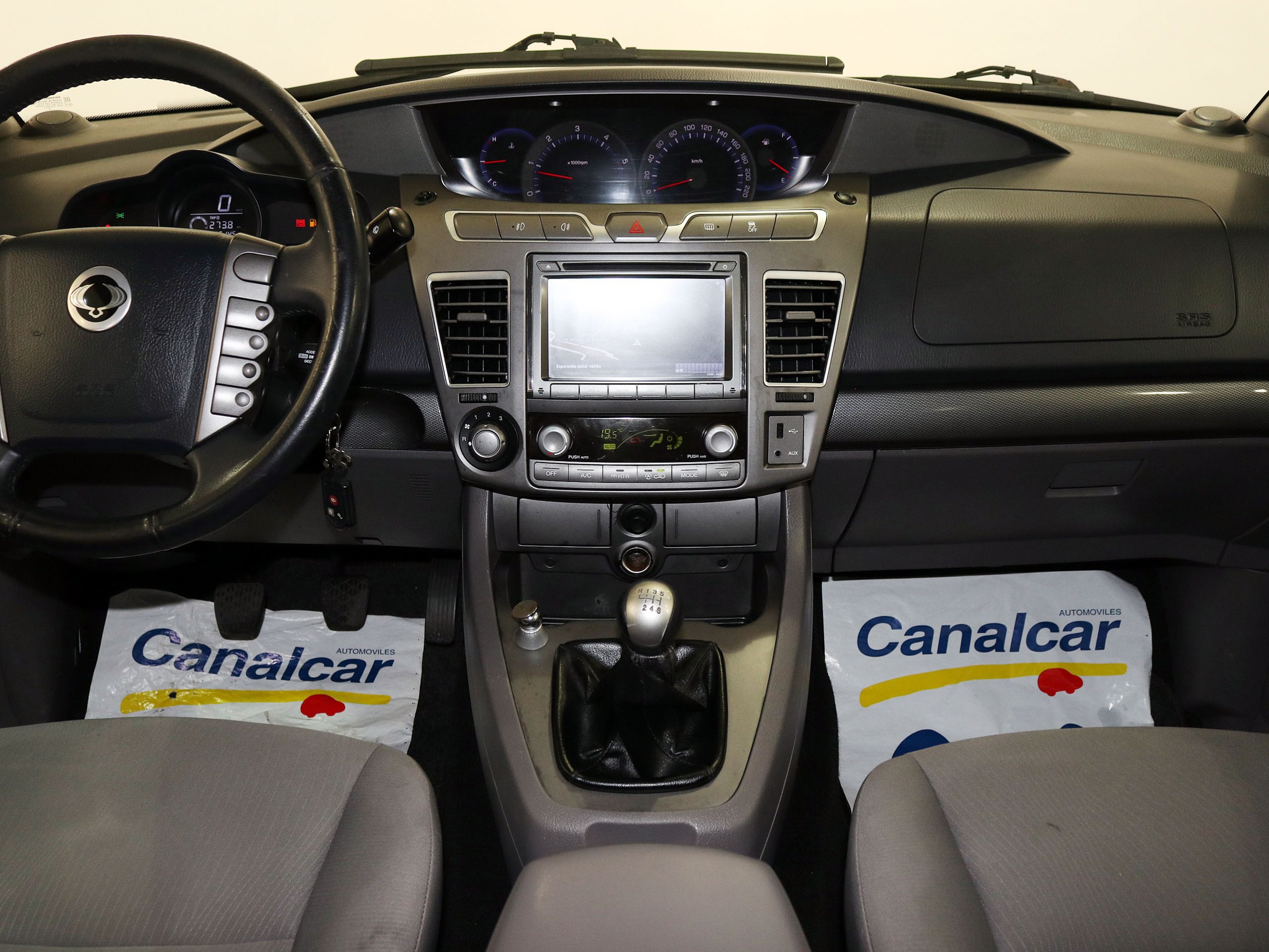 Foto Ssangyong Rodius 23