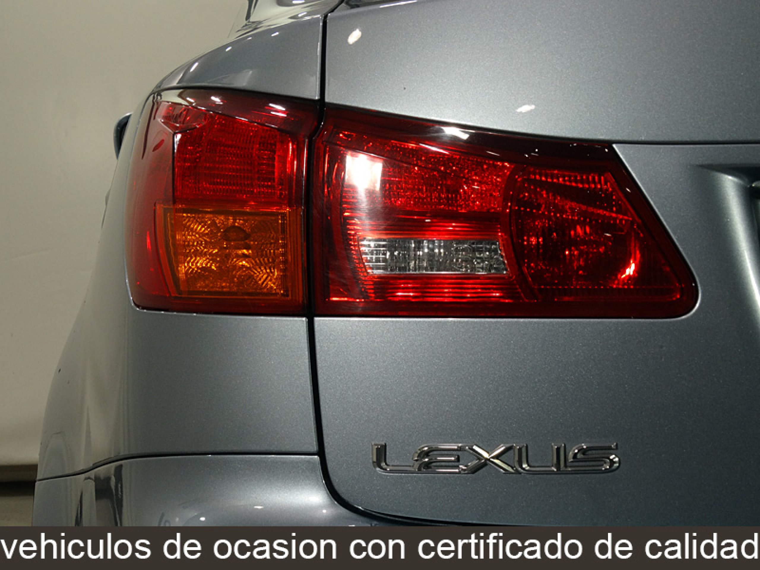 Foto Lexus IS 220d 10