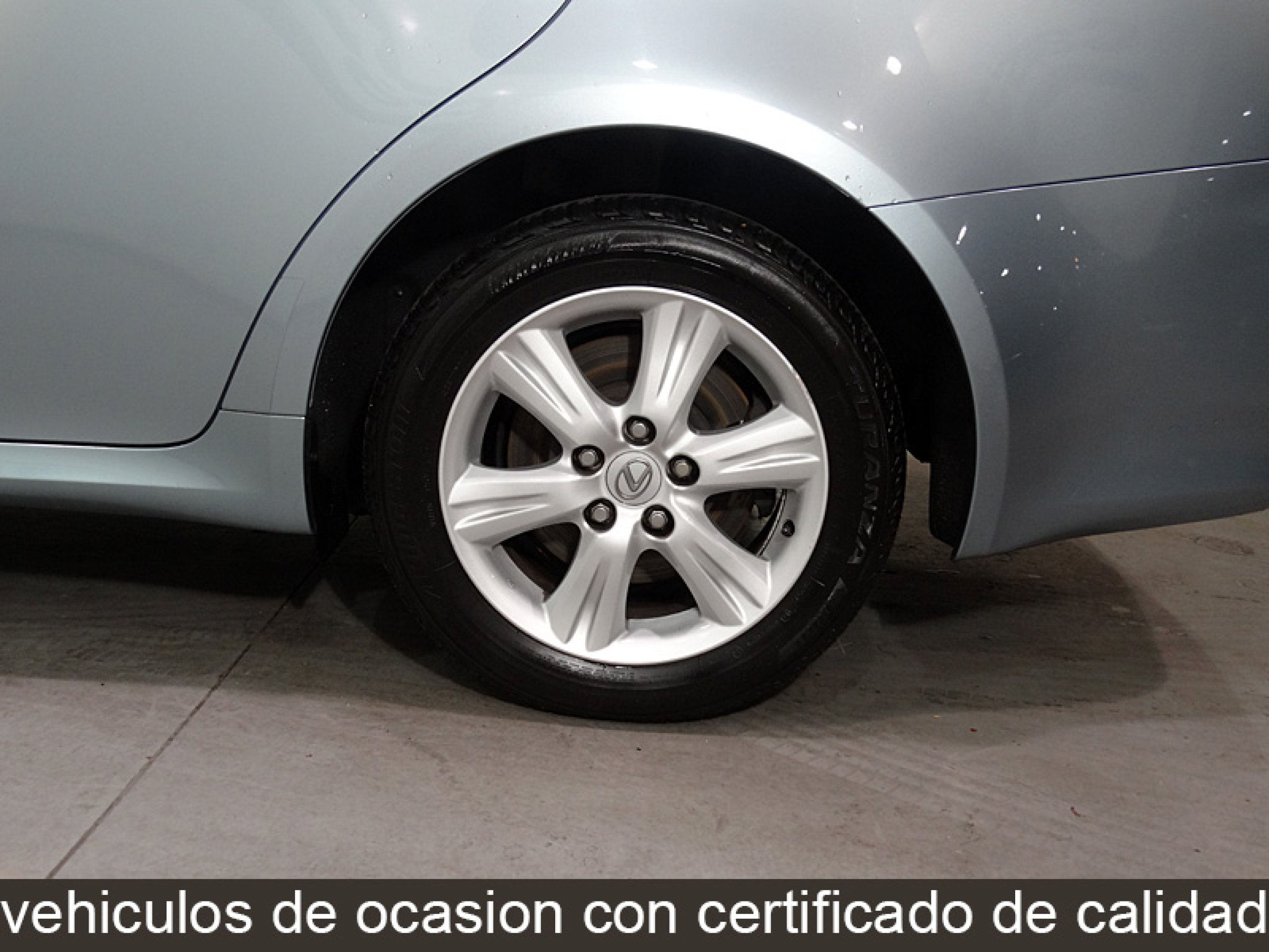 Foto Lexus IS 220d 33
