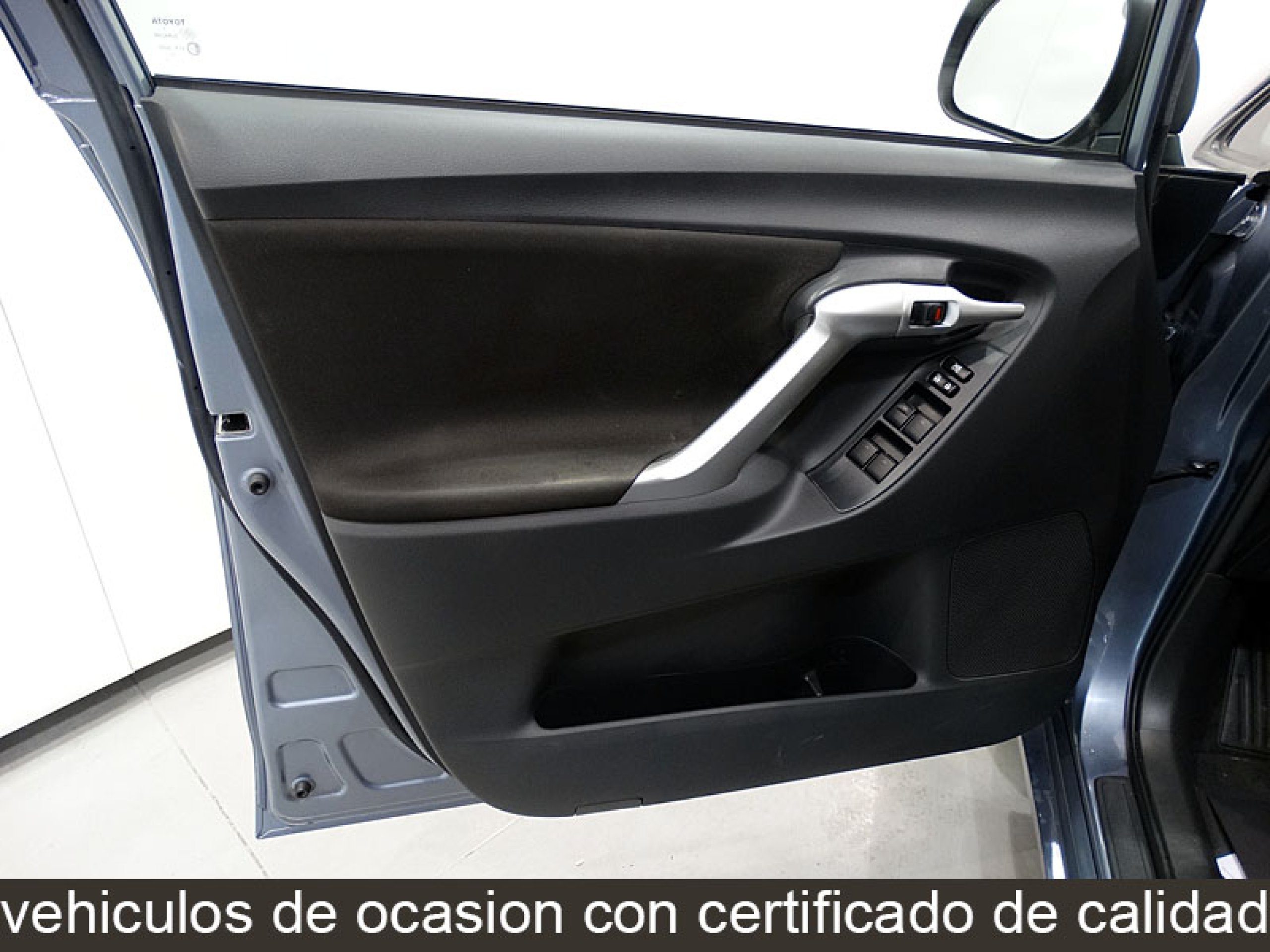 Foto Toyota Verso 23