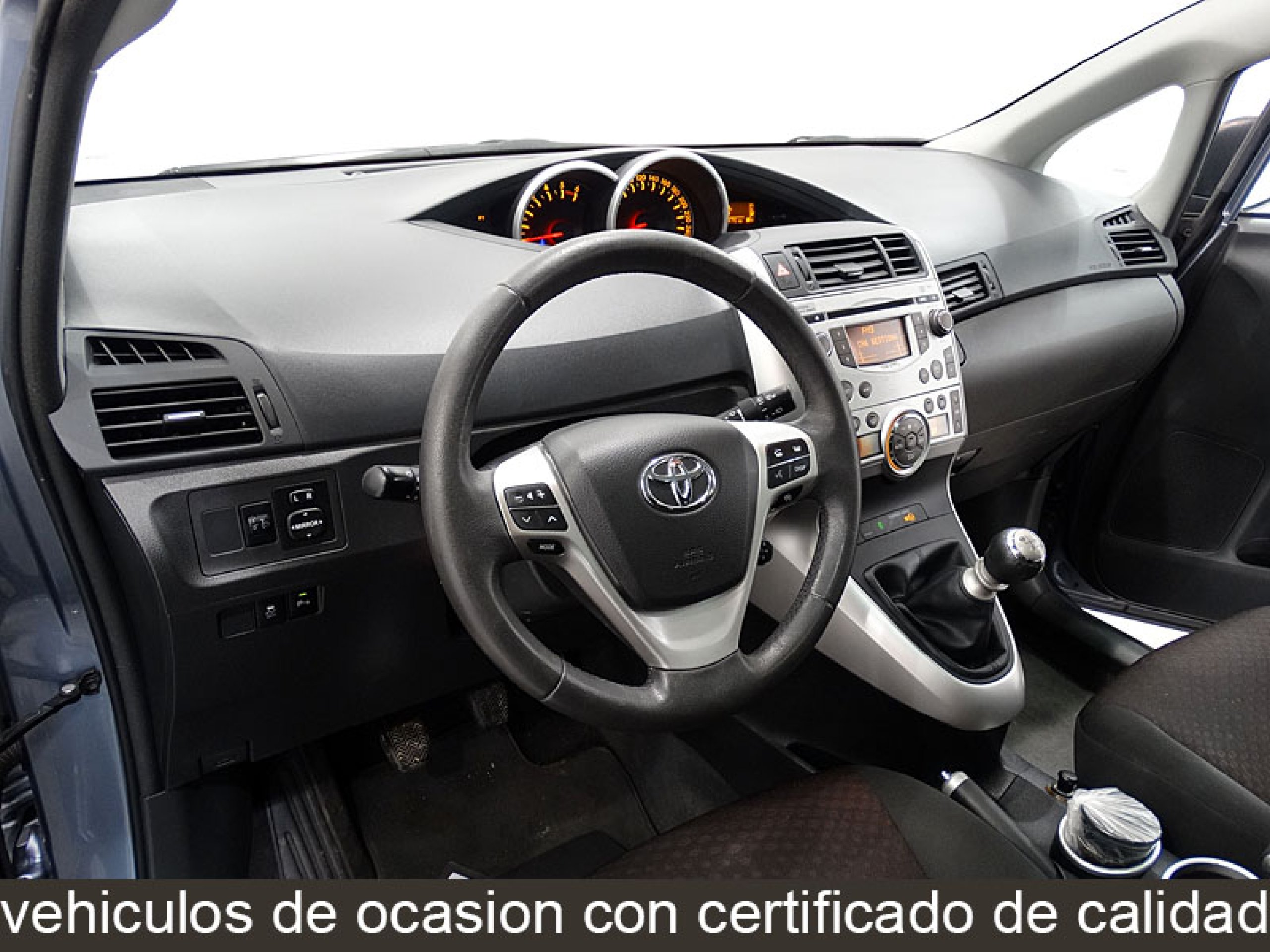 Foto Toyota Verso 24