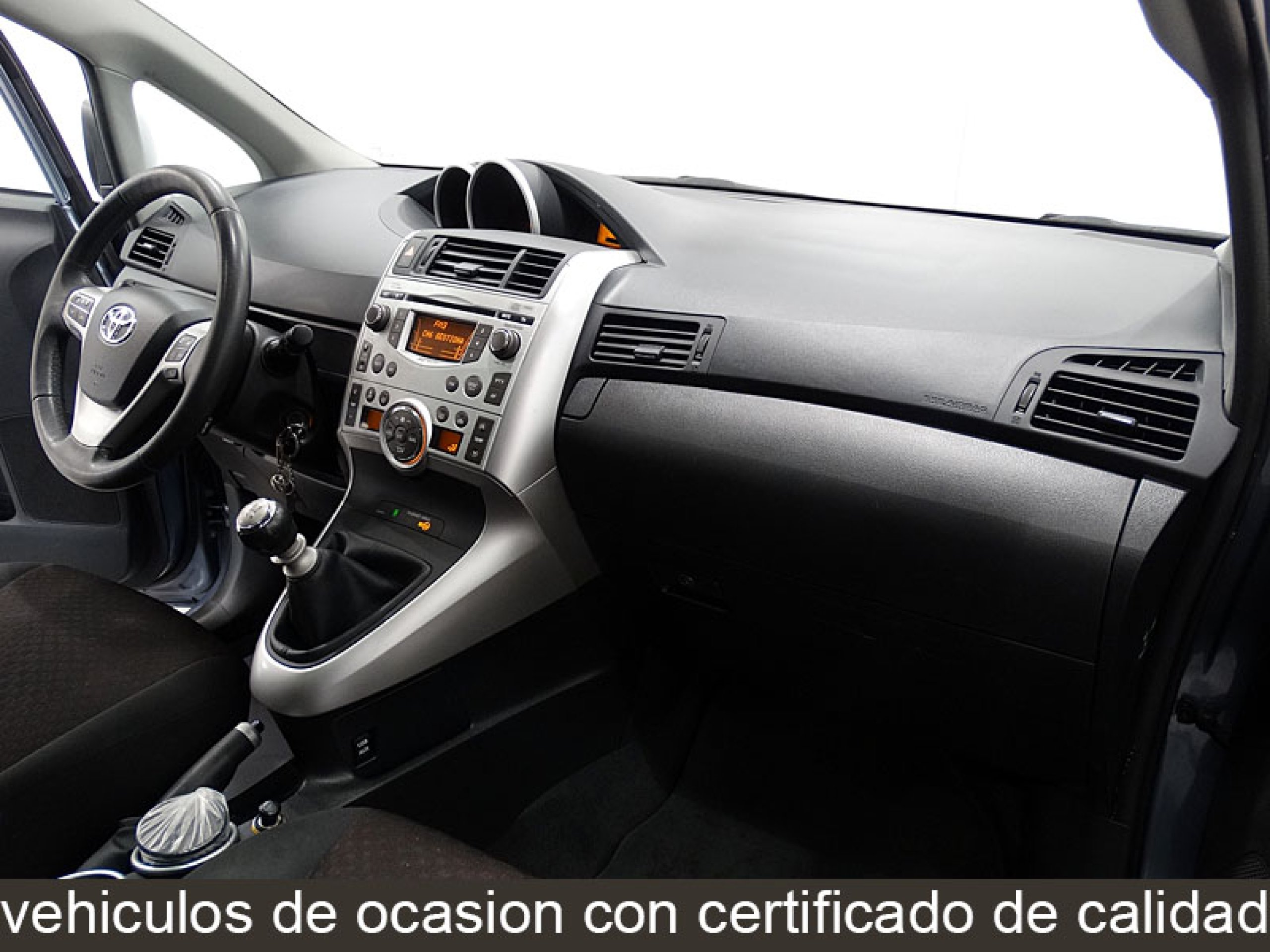 Foto Toyota Verso 25