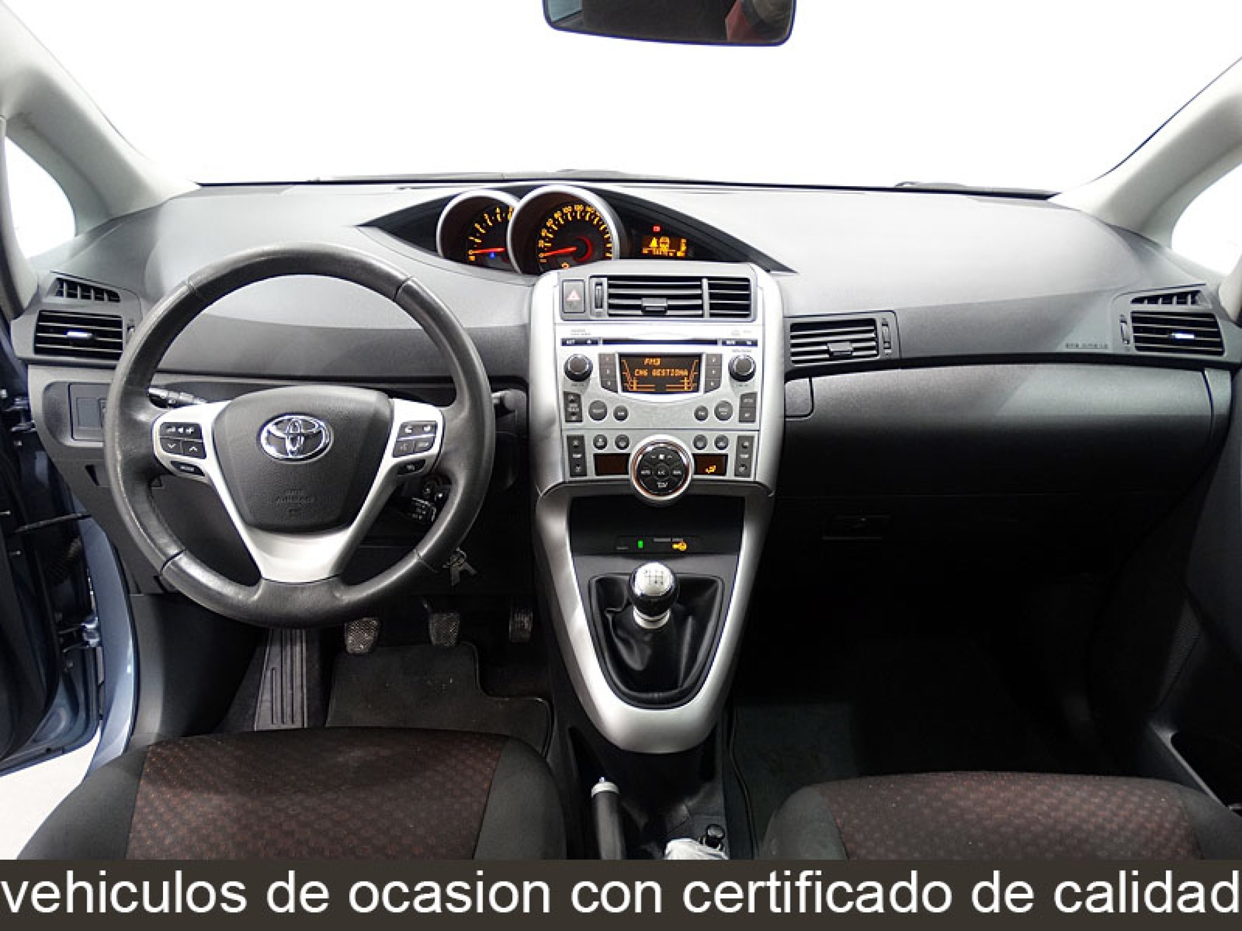 Foto Toyota Verso 26