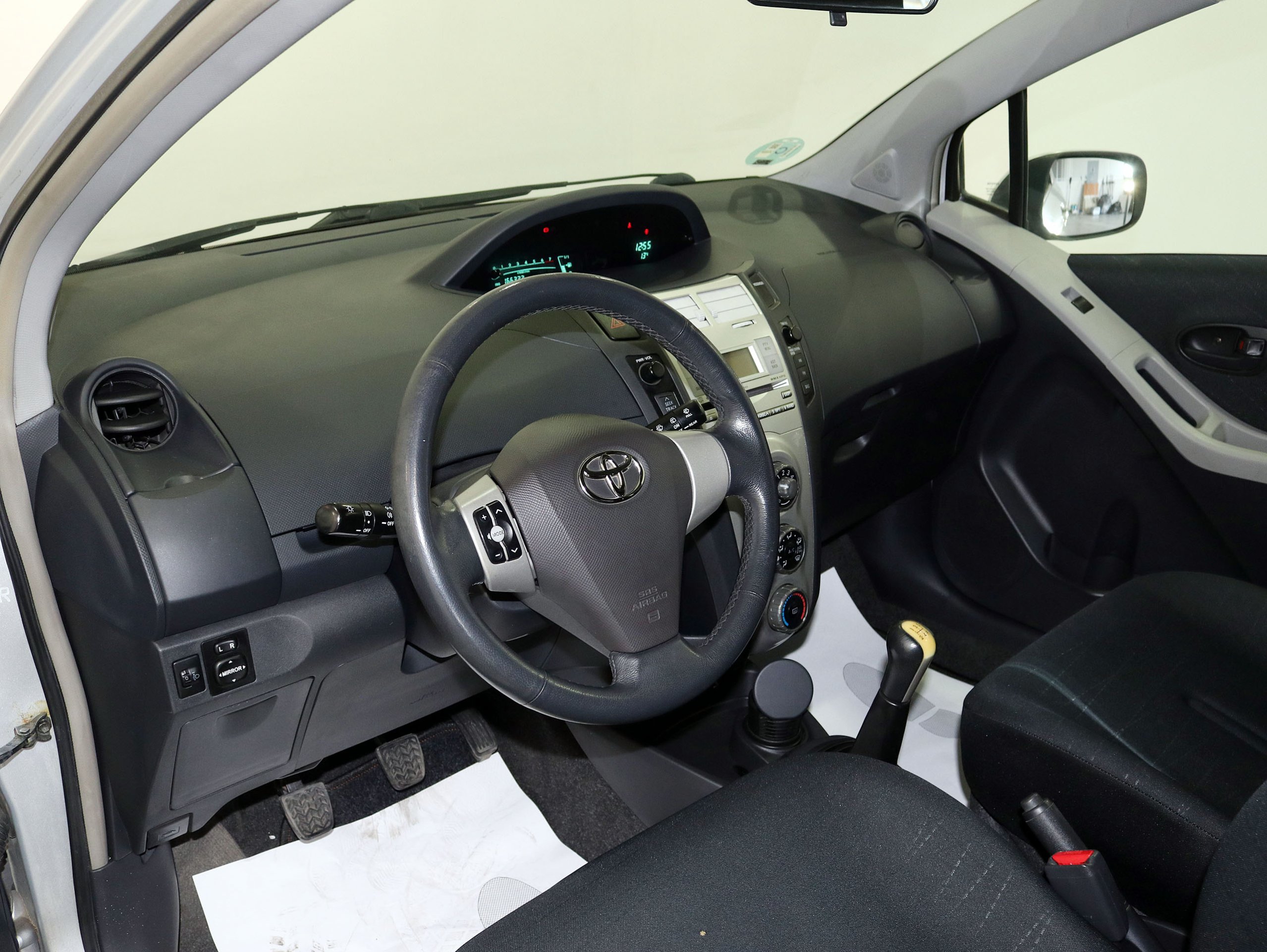 Foto Toyota Yaris 14