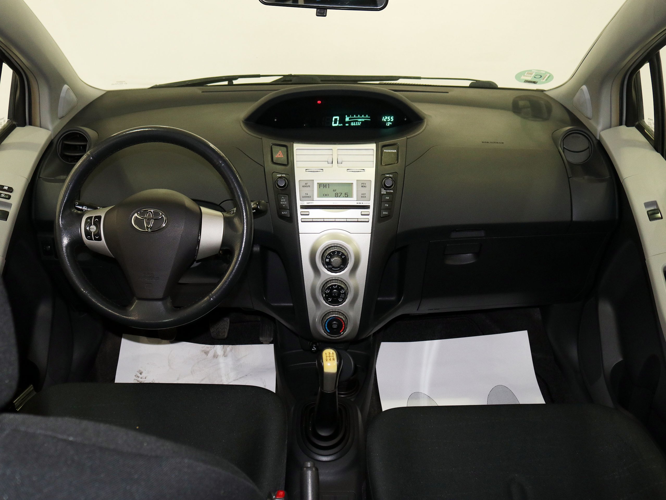 Foto Toyota Yaris 15
