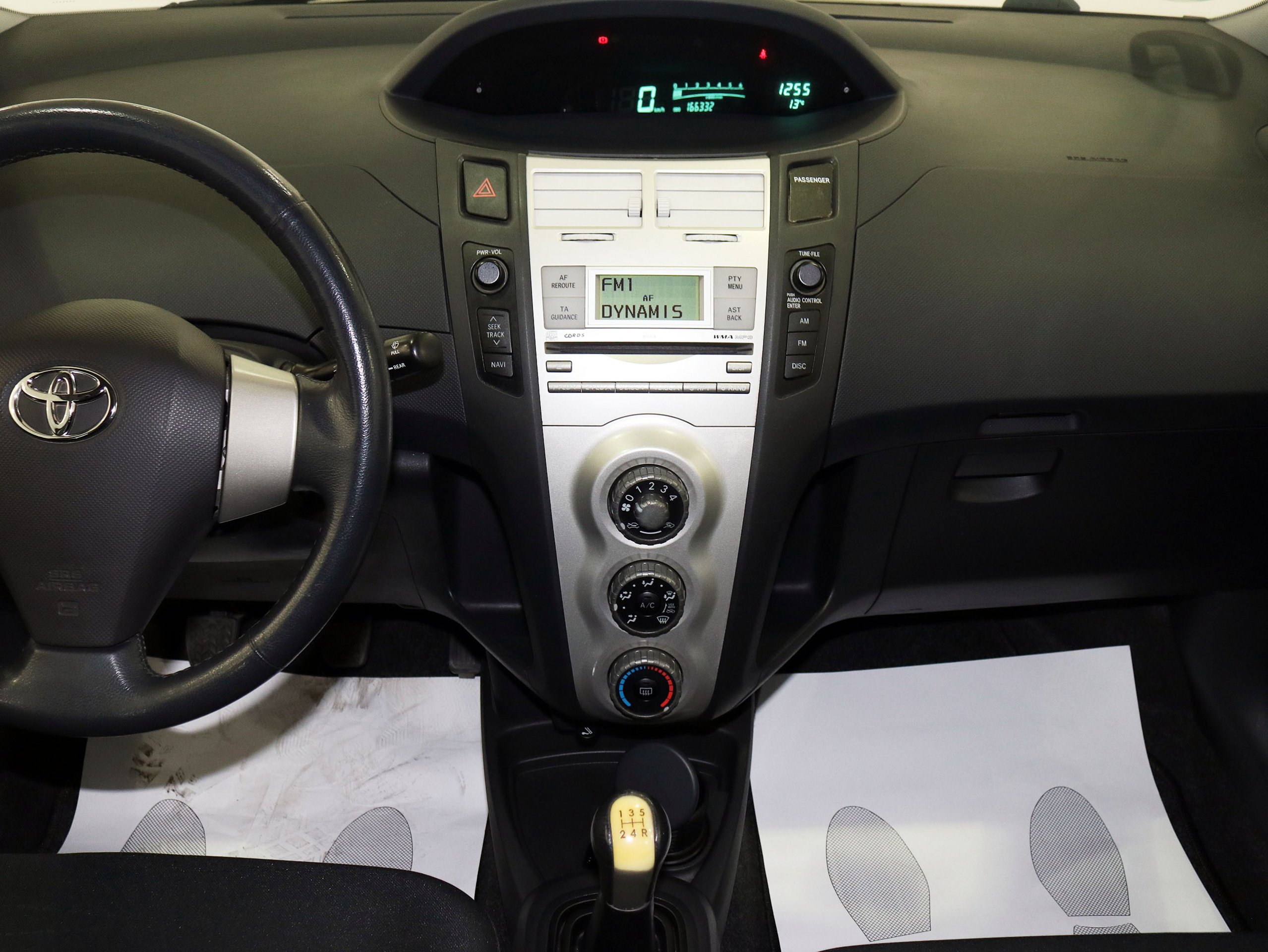 Foto Toyota Yaris 17
