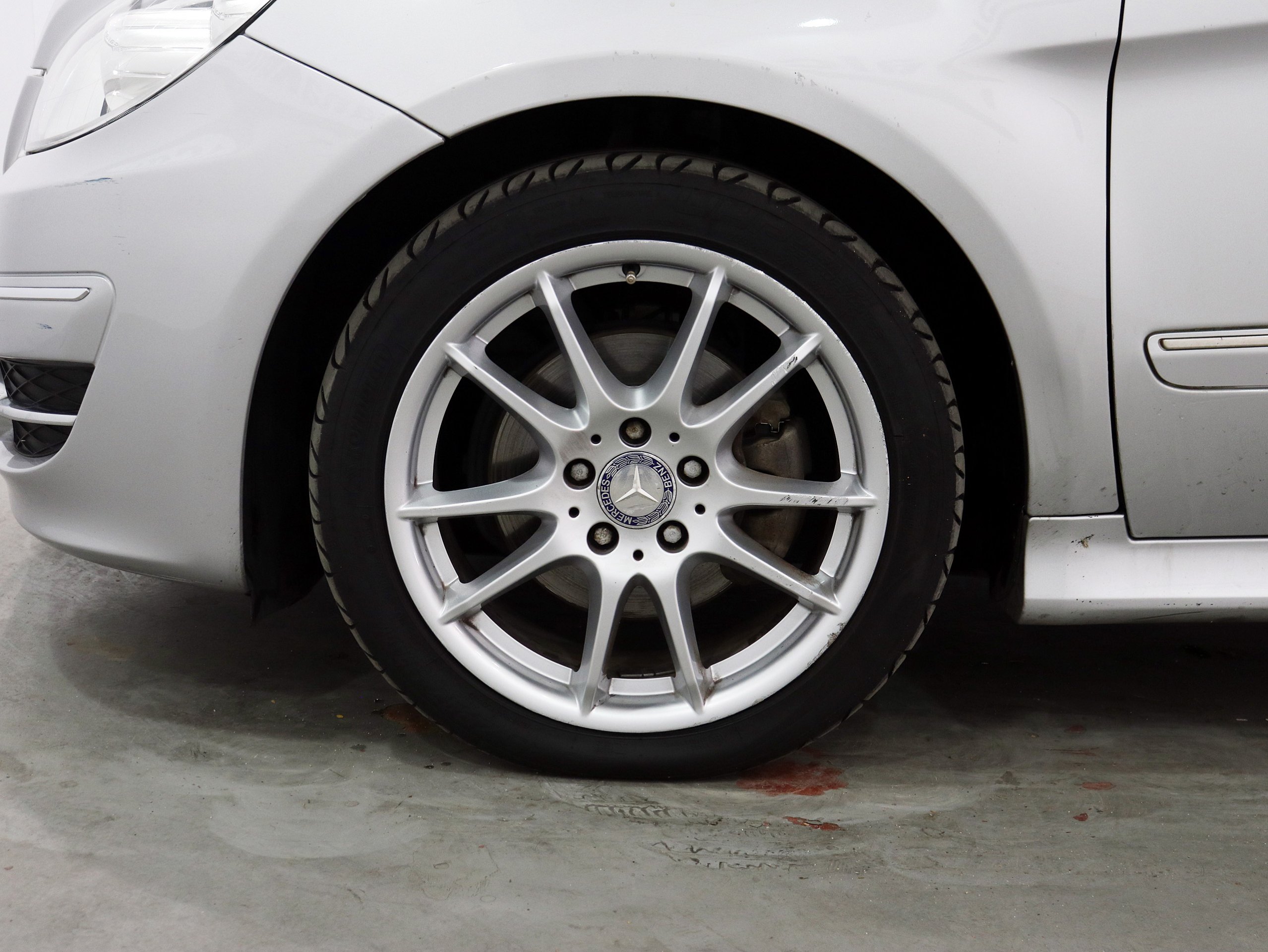Foto Mercedes-Benz B 180 28