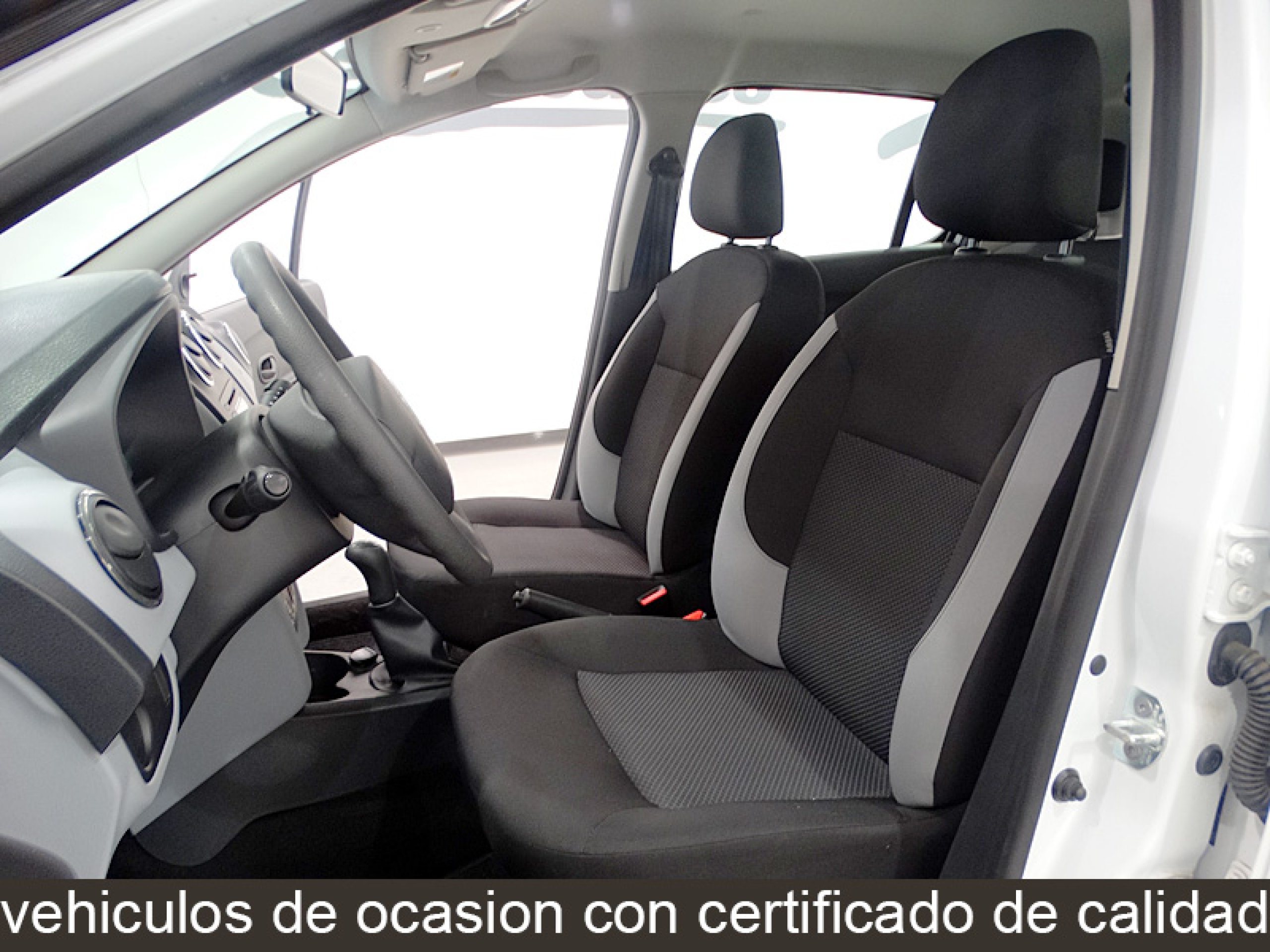 Foto Dacia Sandero 18