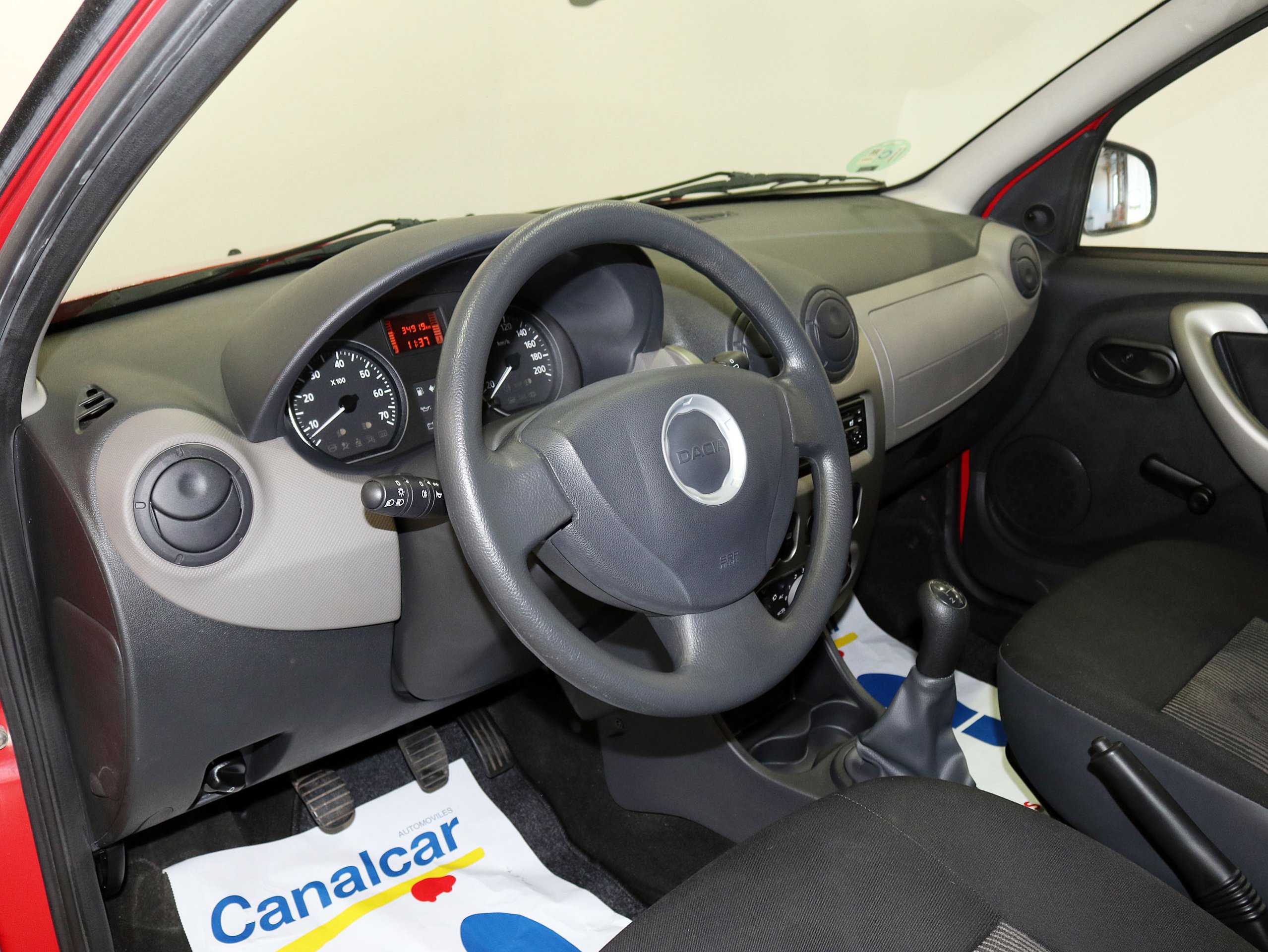 Foto Dacia Sandero 16