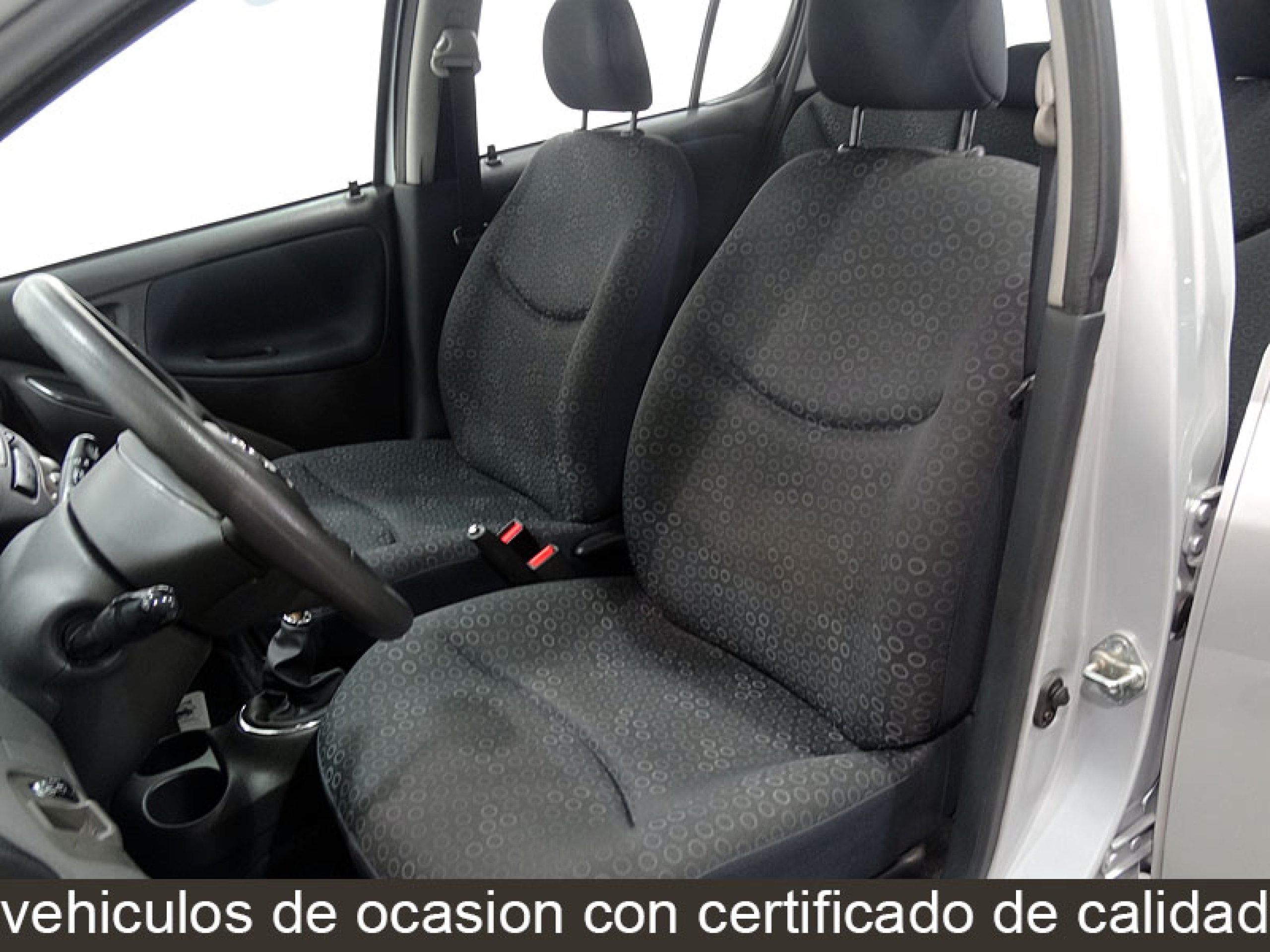 Foto Toyota Yaris 16