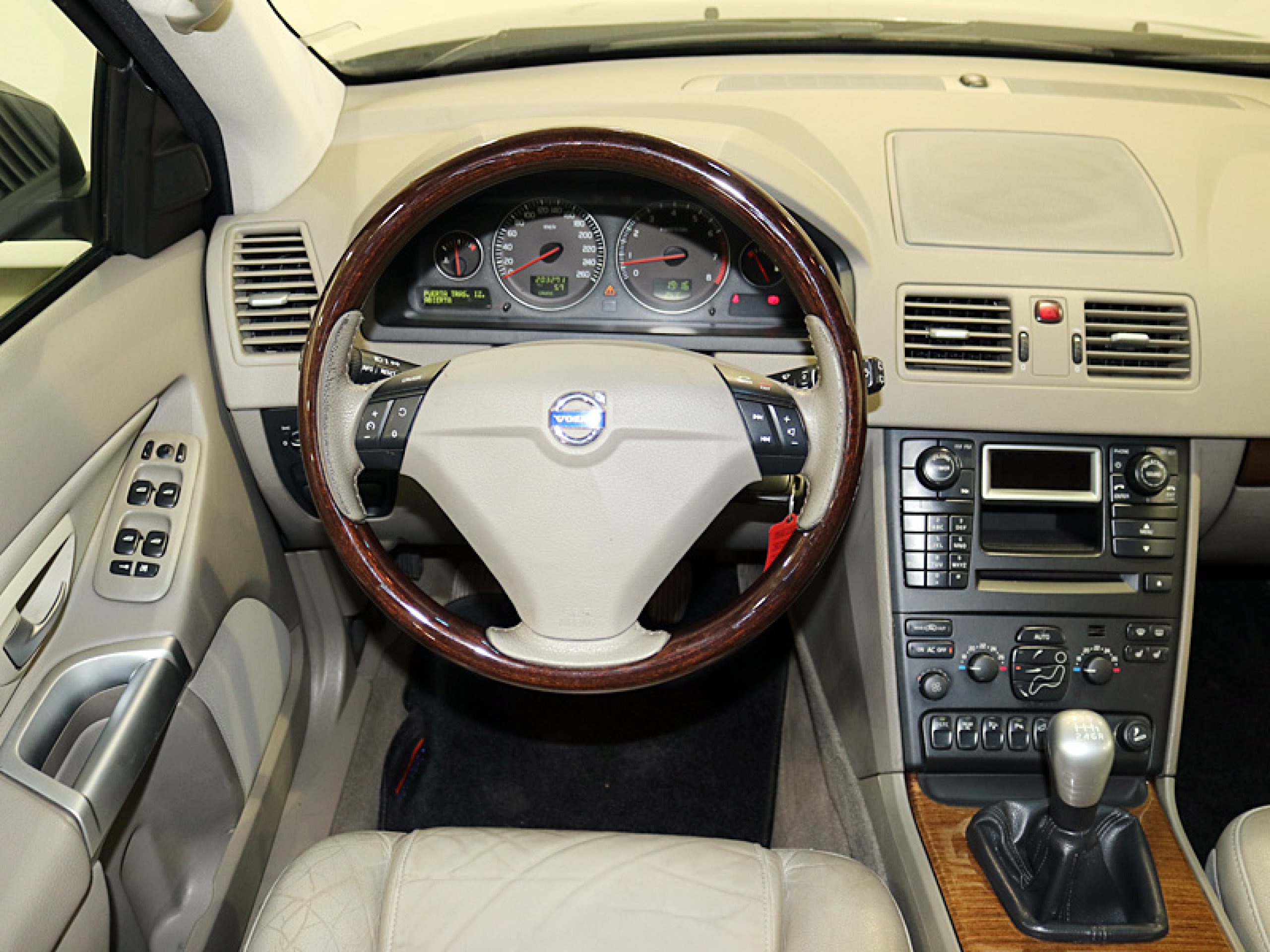 Foto Volvo XC 90 15