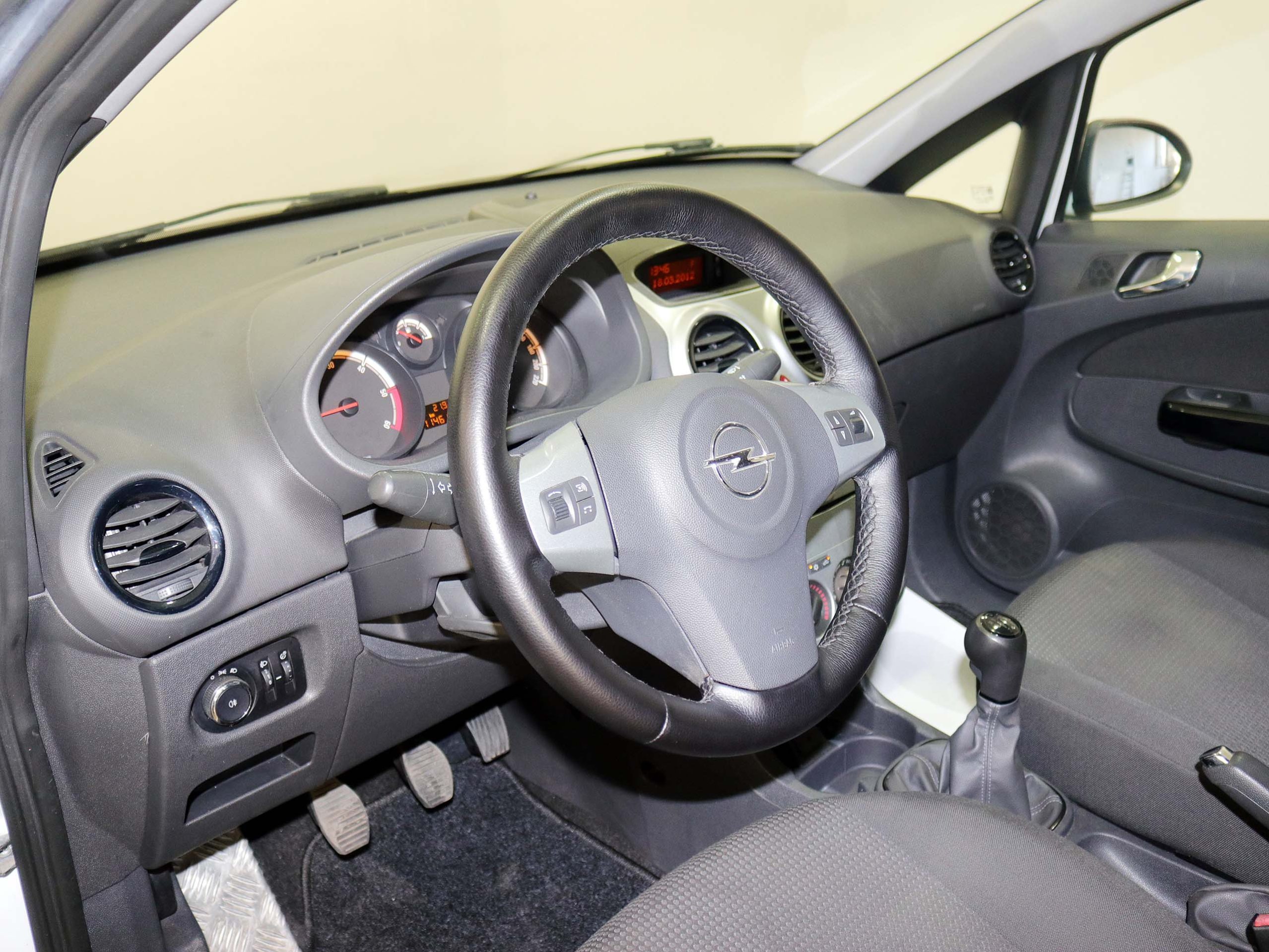 Foto Opel Corsa 13