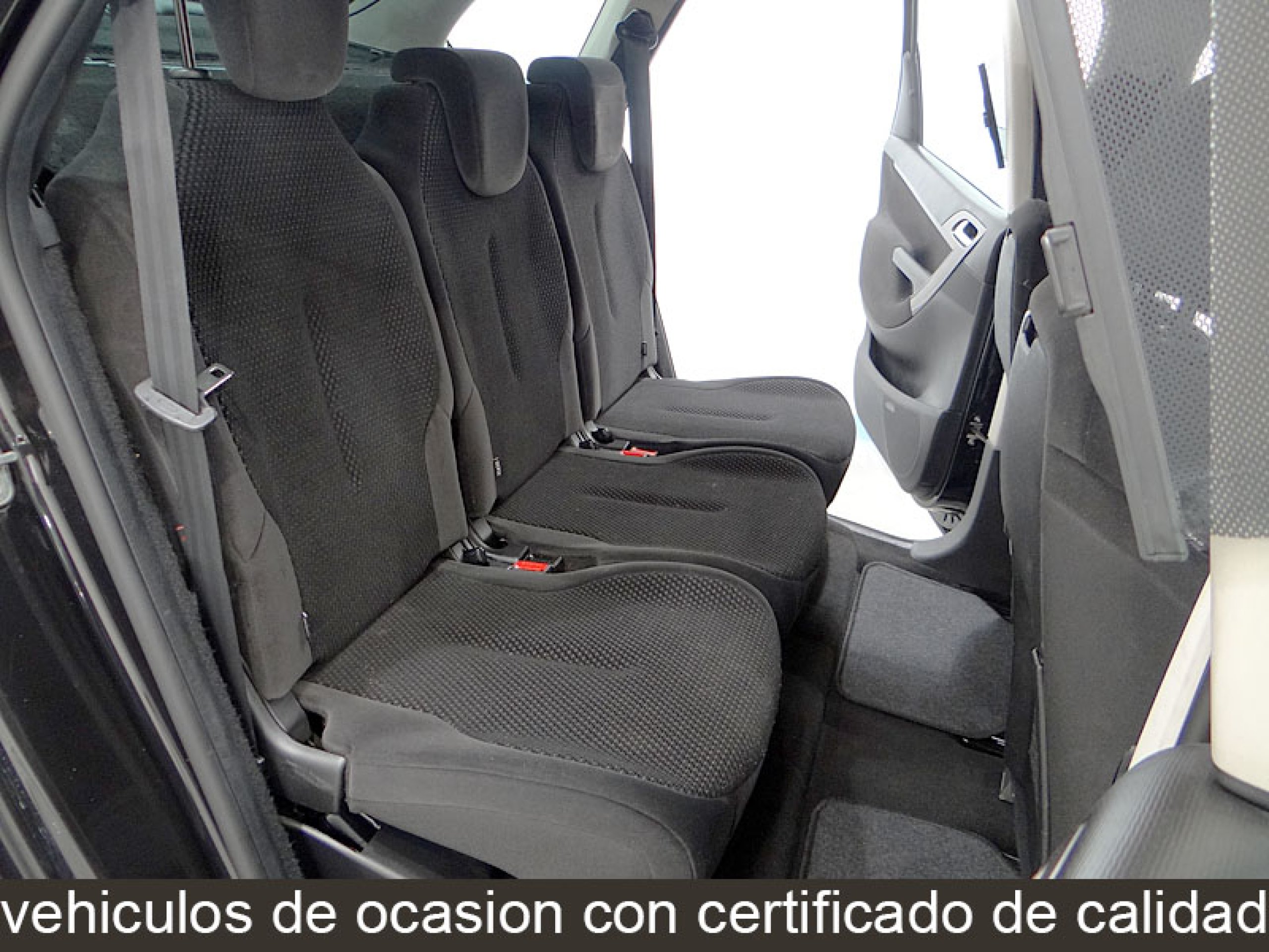 Foto Citroen C4 Picasso 23