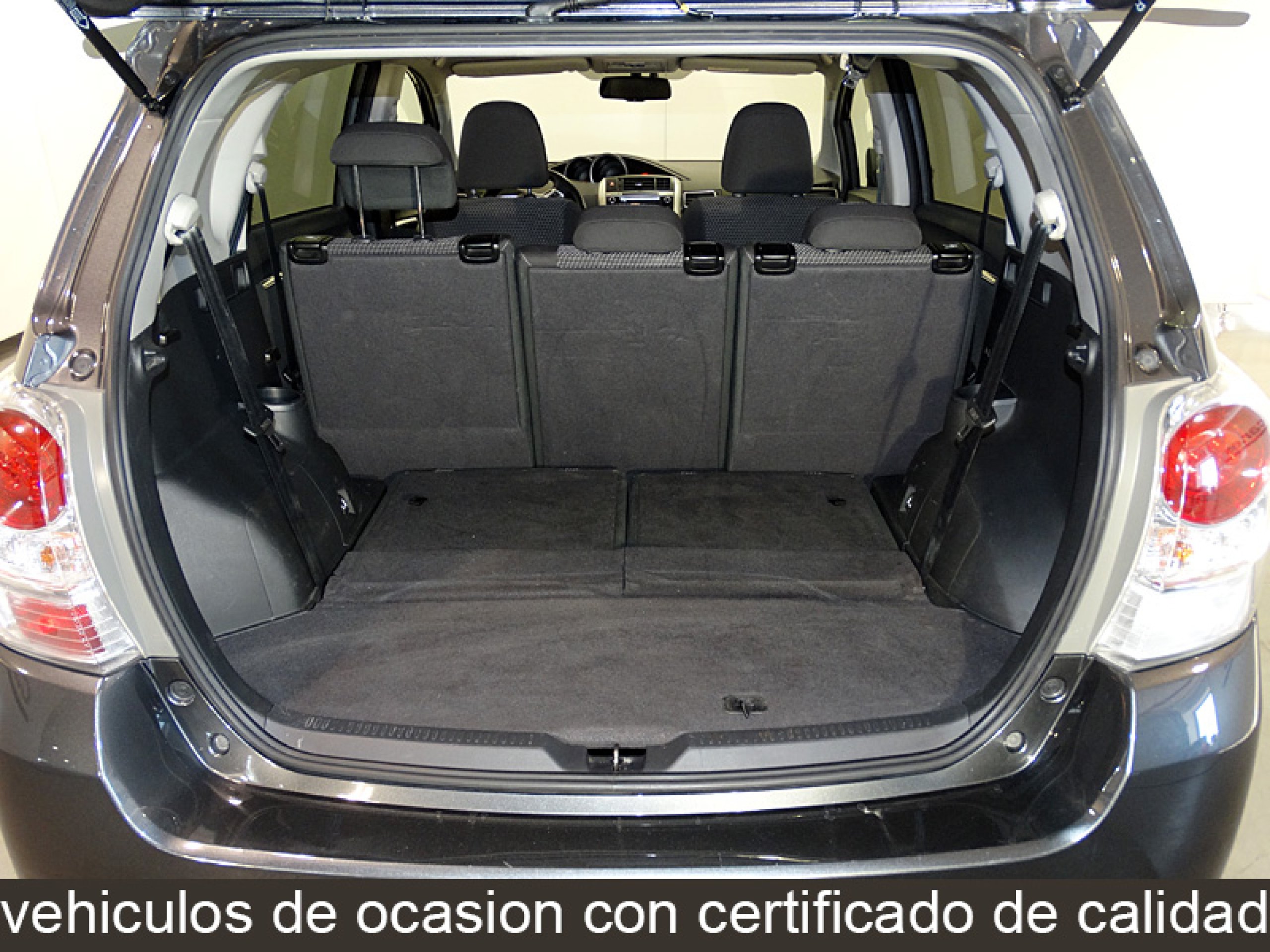 Foto Toyota Verso 9